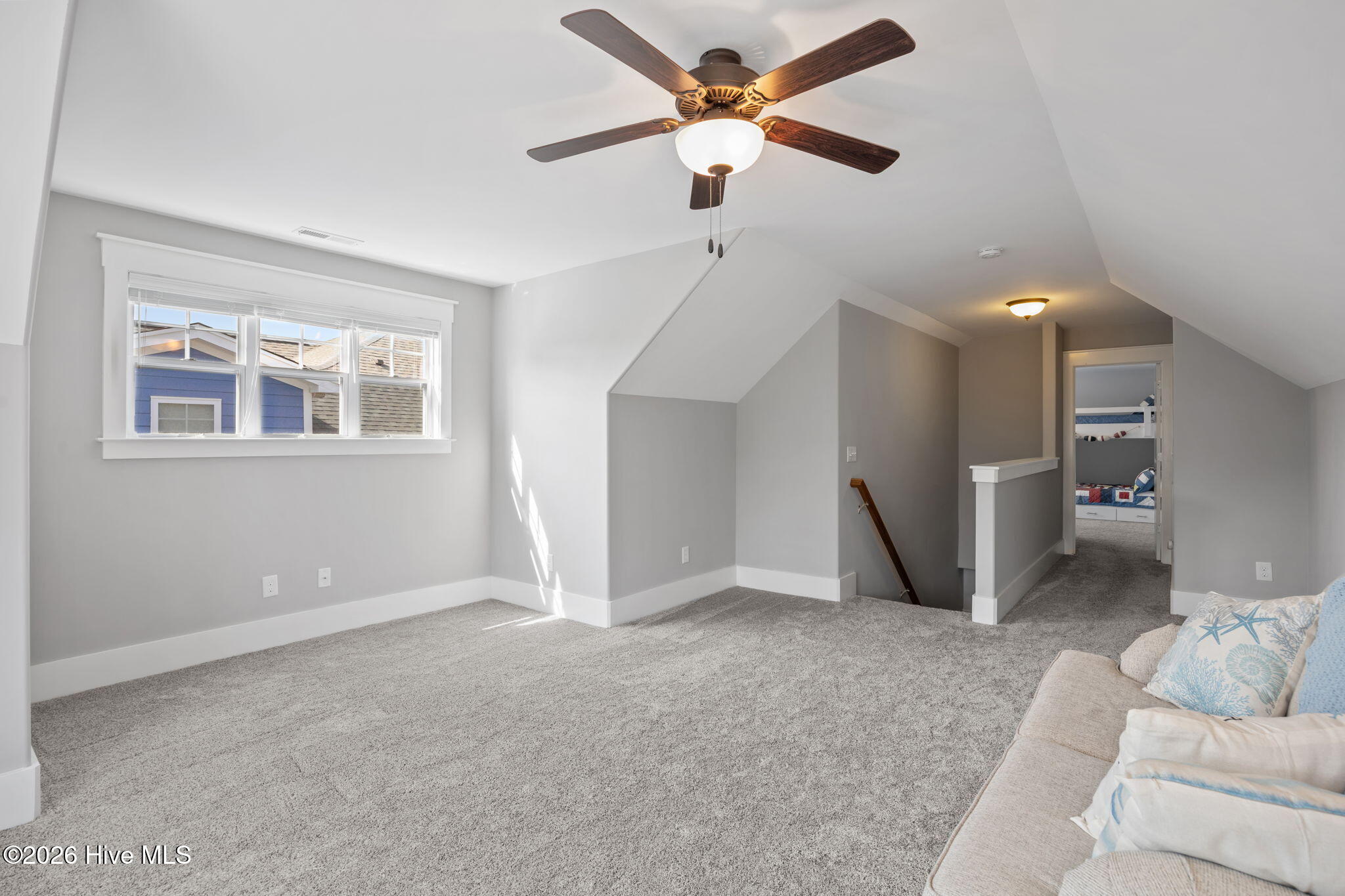 100563042 | Photo 27