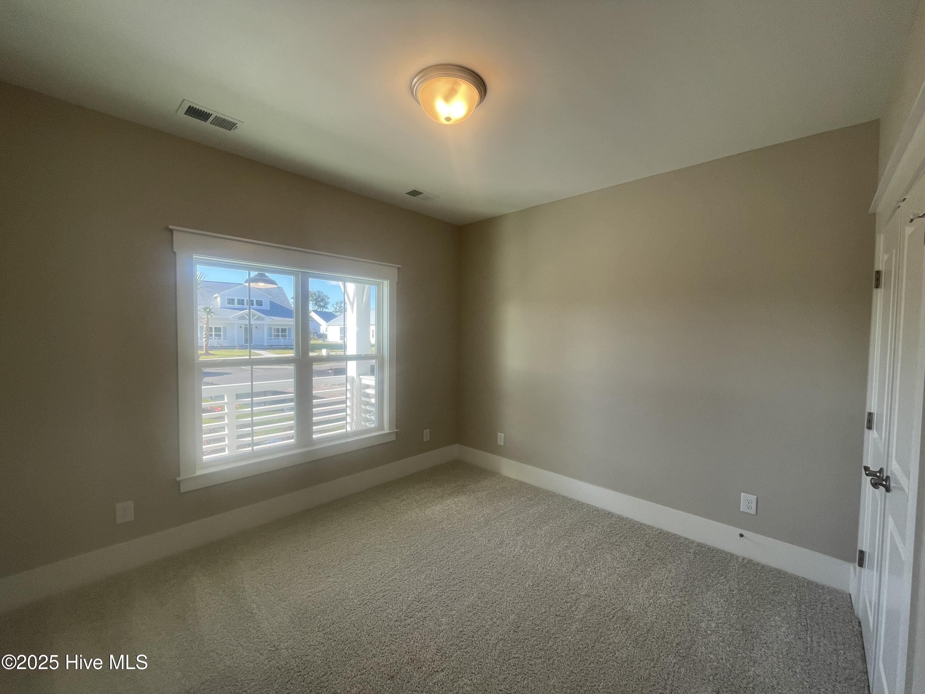 100494490 | Photo 11