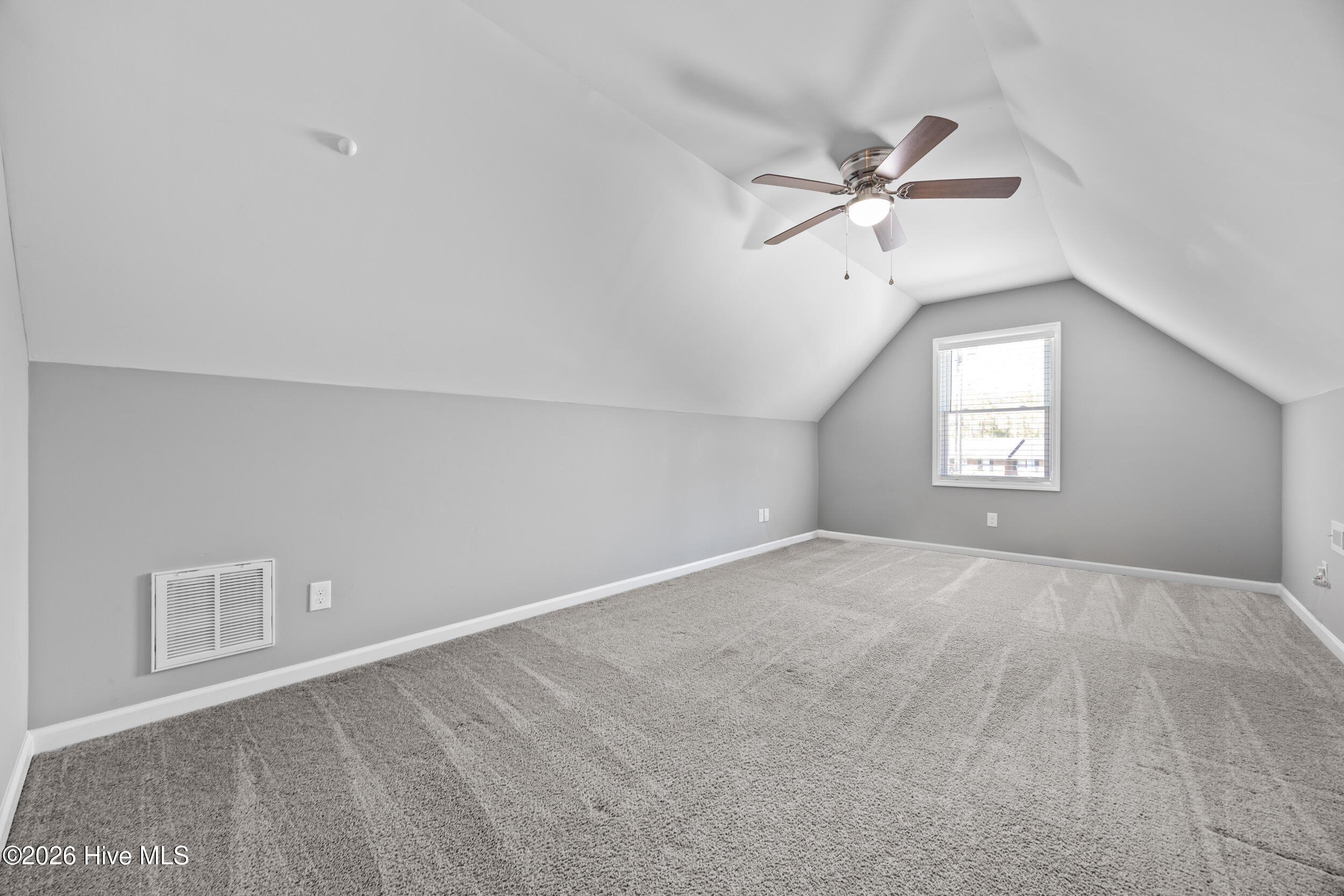 100566907 | Photo 31