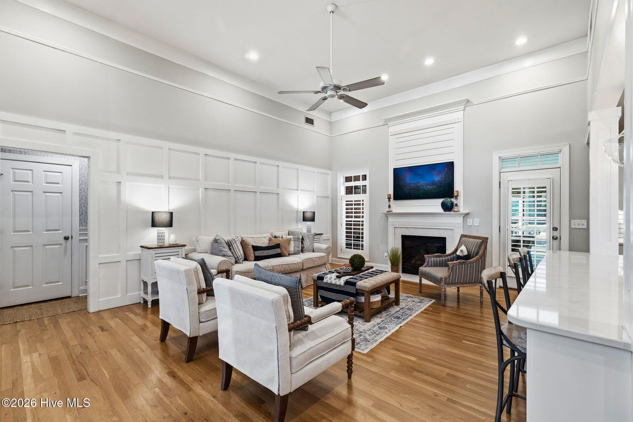 100561515 | Photo 18