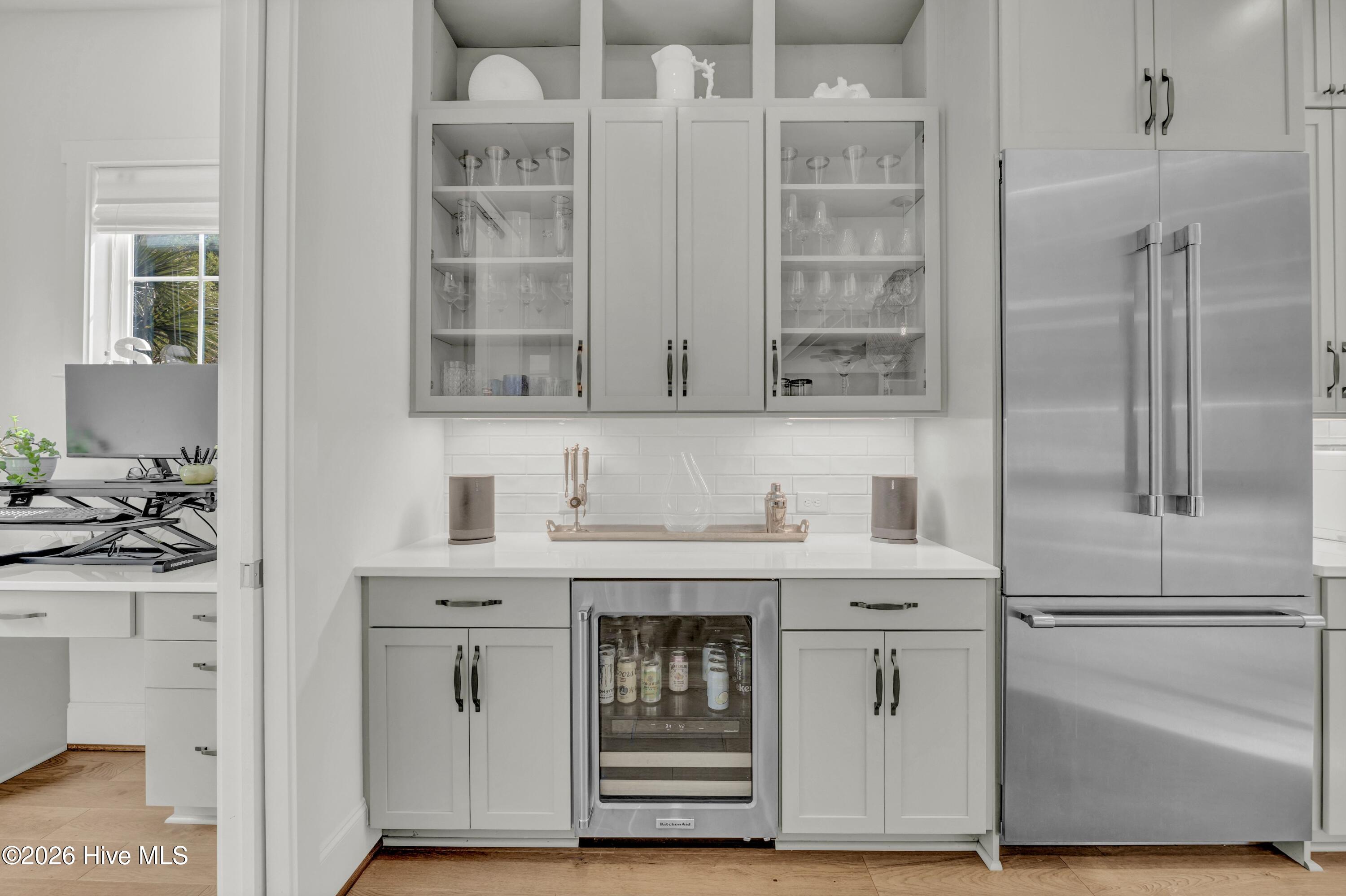 100566048 | Photo 25