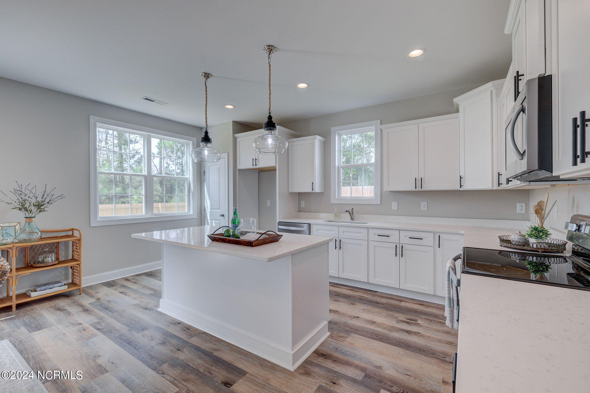 100548274 | Photo 12