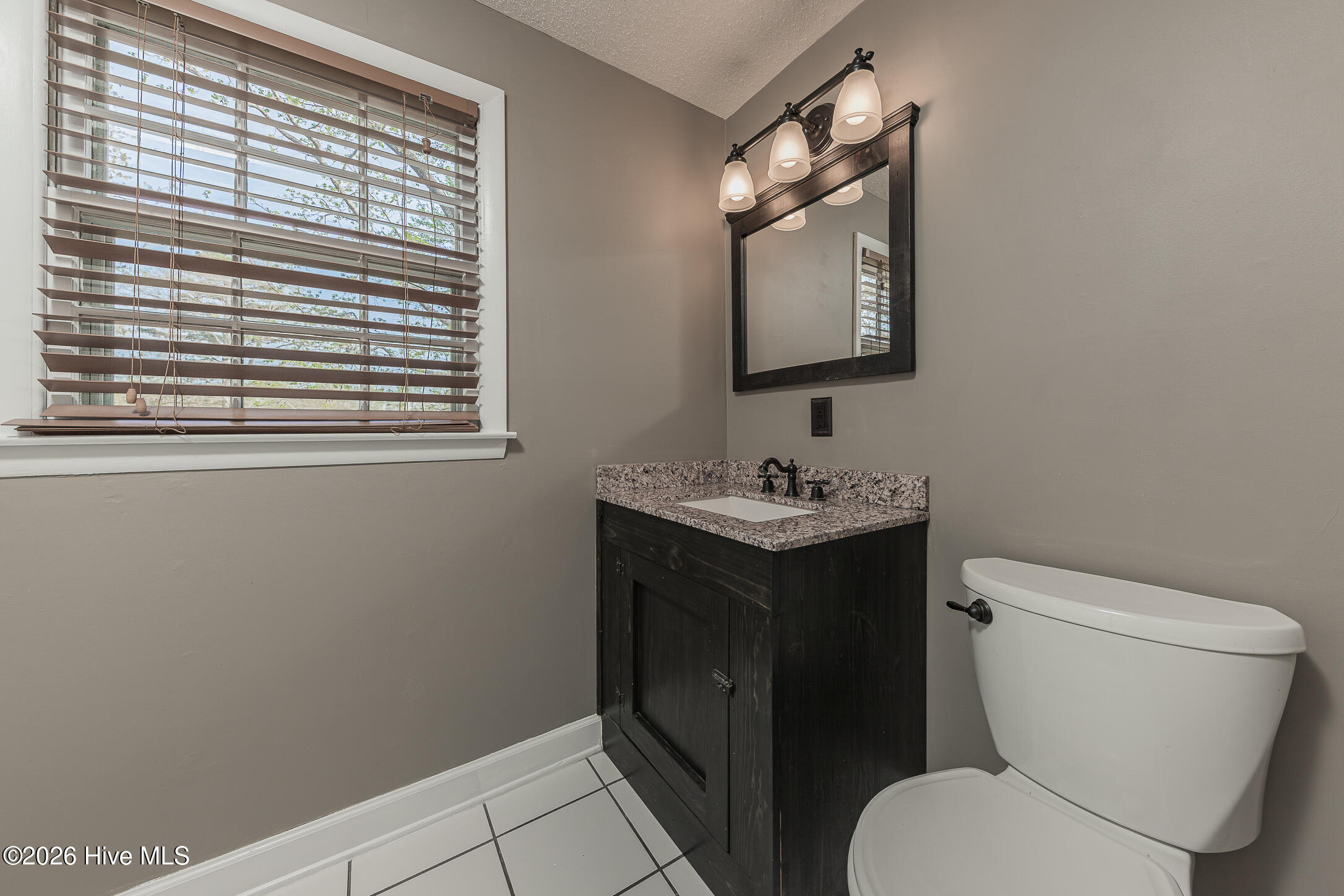 100563981 | Photo 40