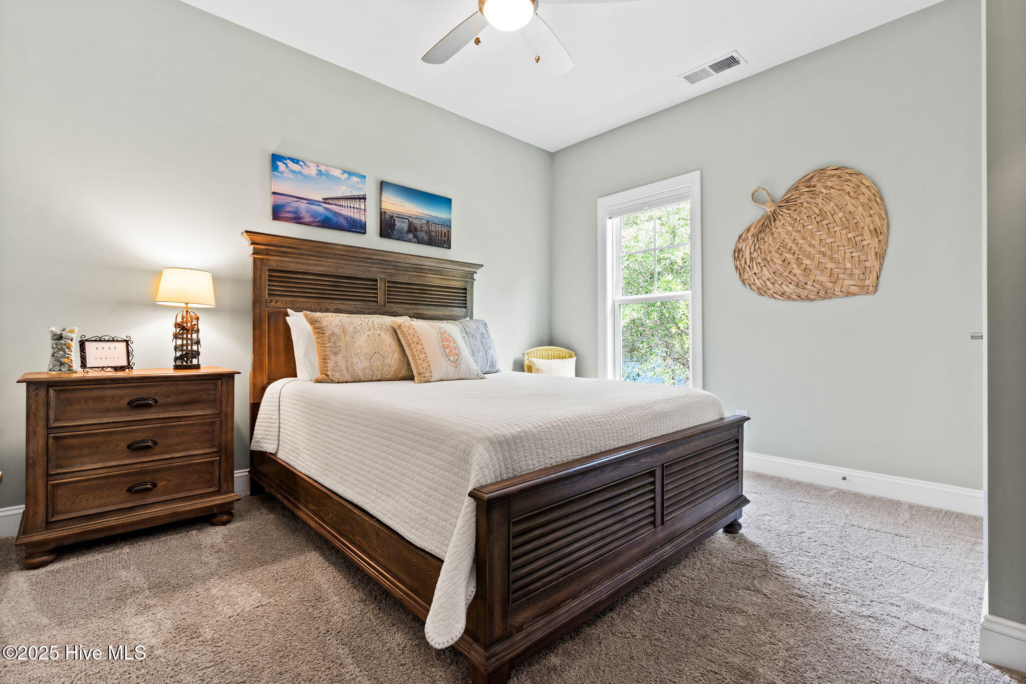 100566861 | Photo 25