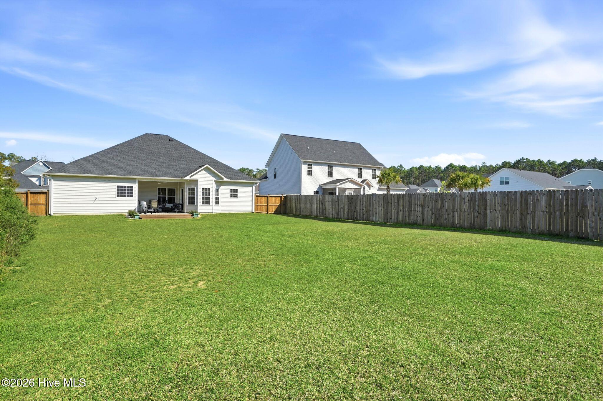 100563818 | Photo 44