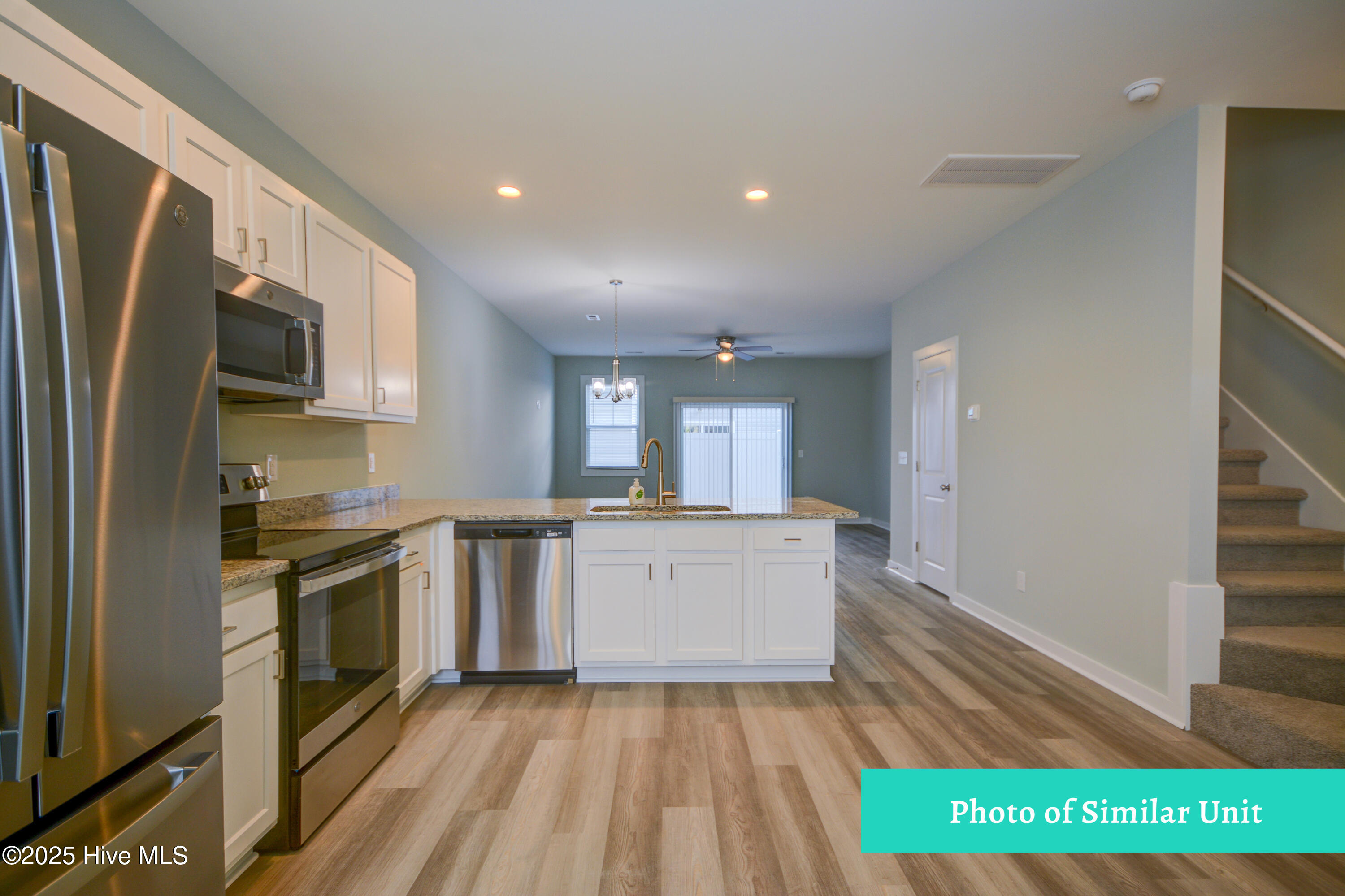 303 Starfish Lane, Sneads Ferry, NC 28460 – photo 5: Kitchen