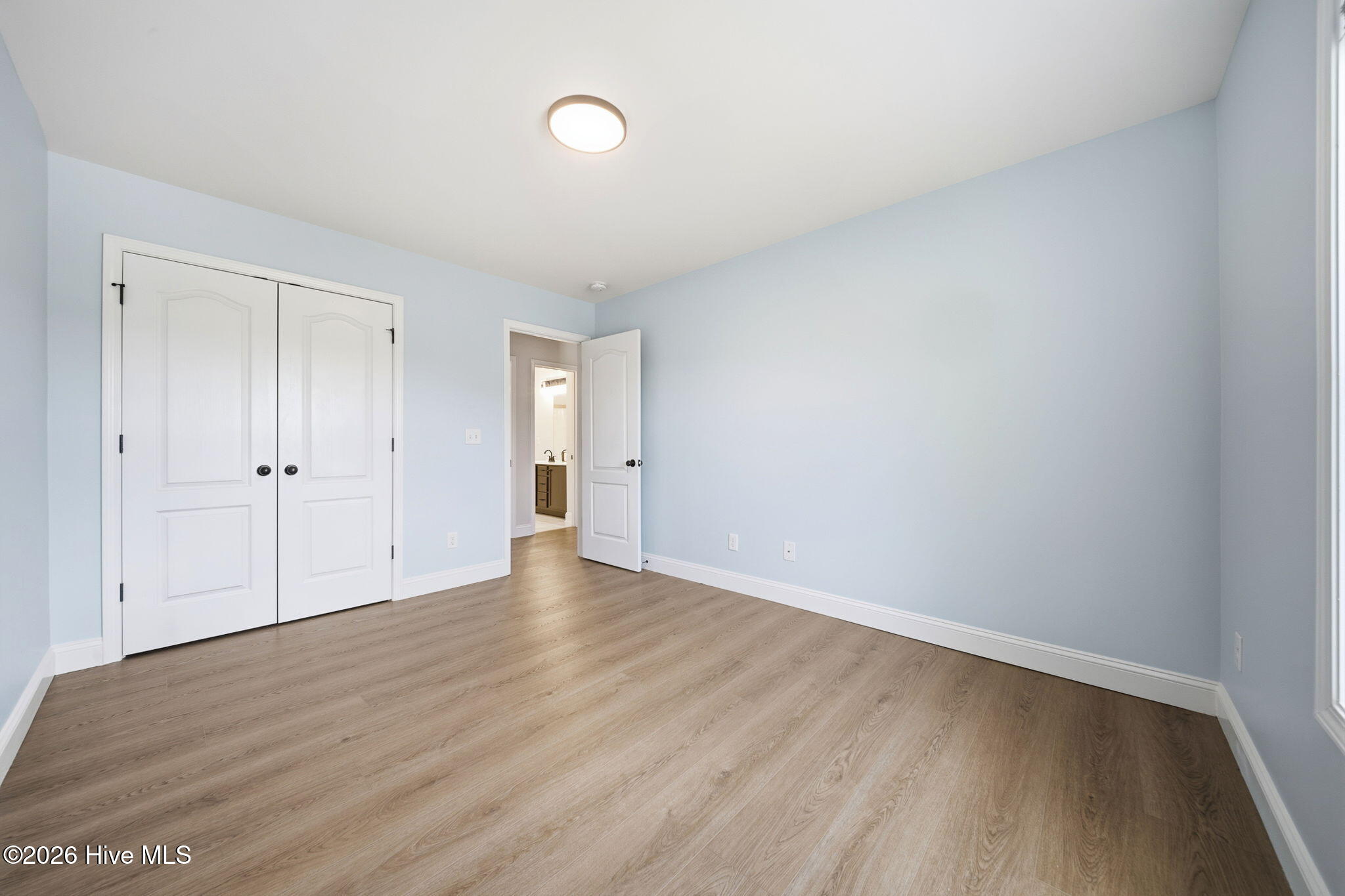 100566874 | Photo 46