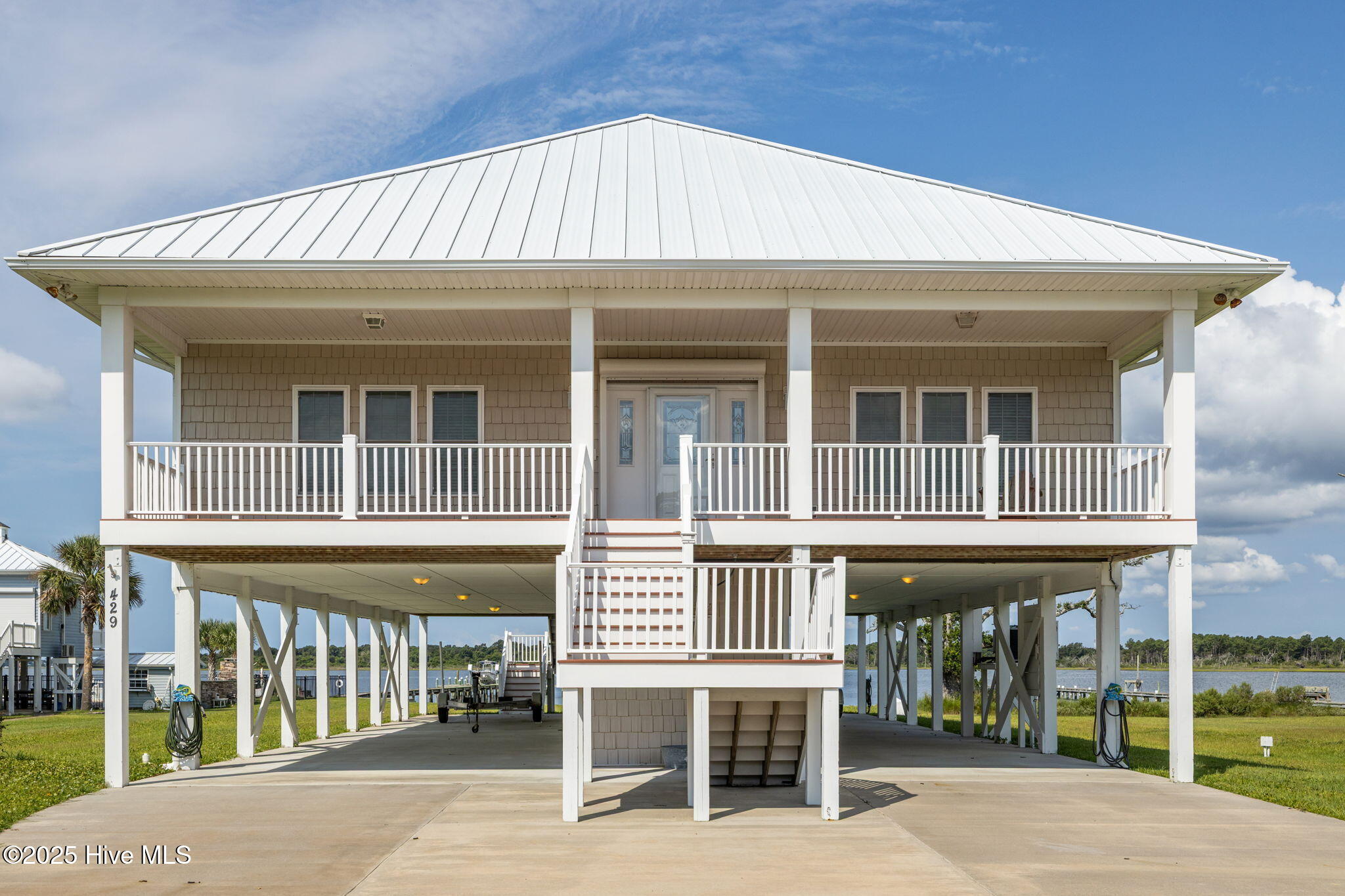 429 Live Oak Road,Newport