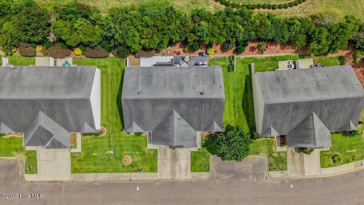 16-104 Oxford Dr-16