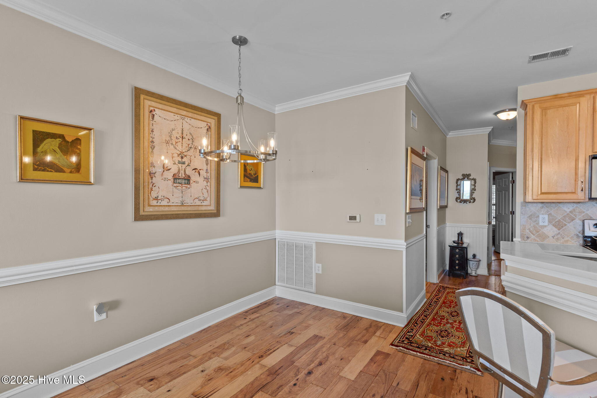 100528536 | Photo 30