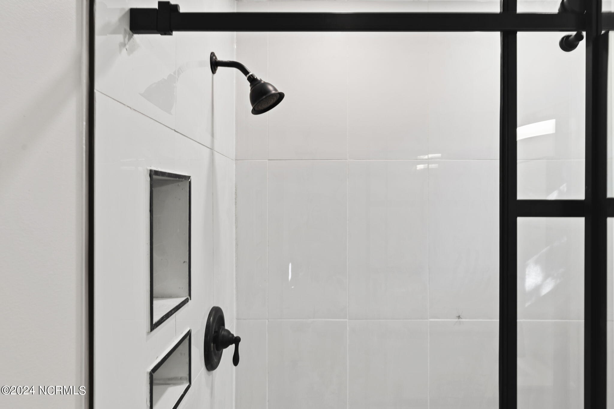 100566764 | Photo 35