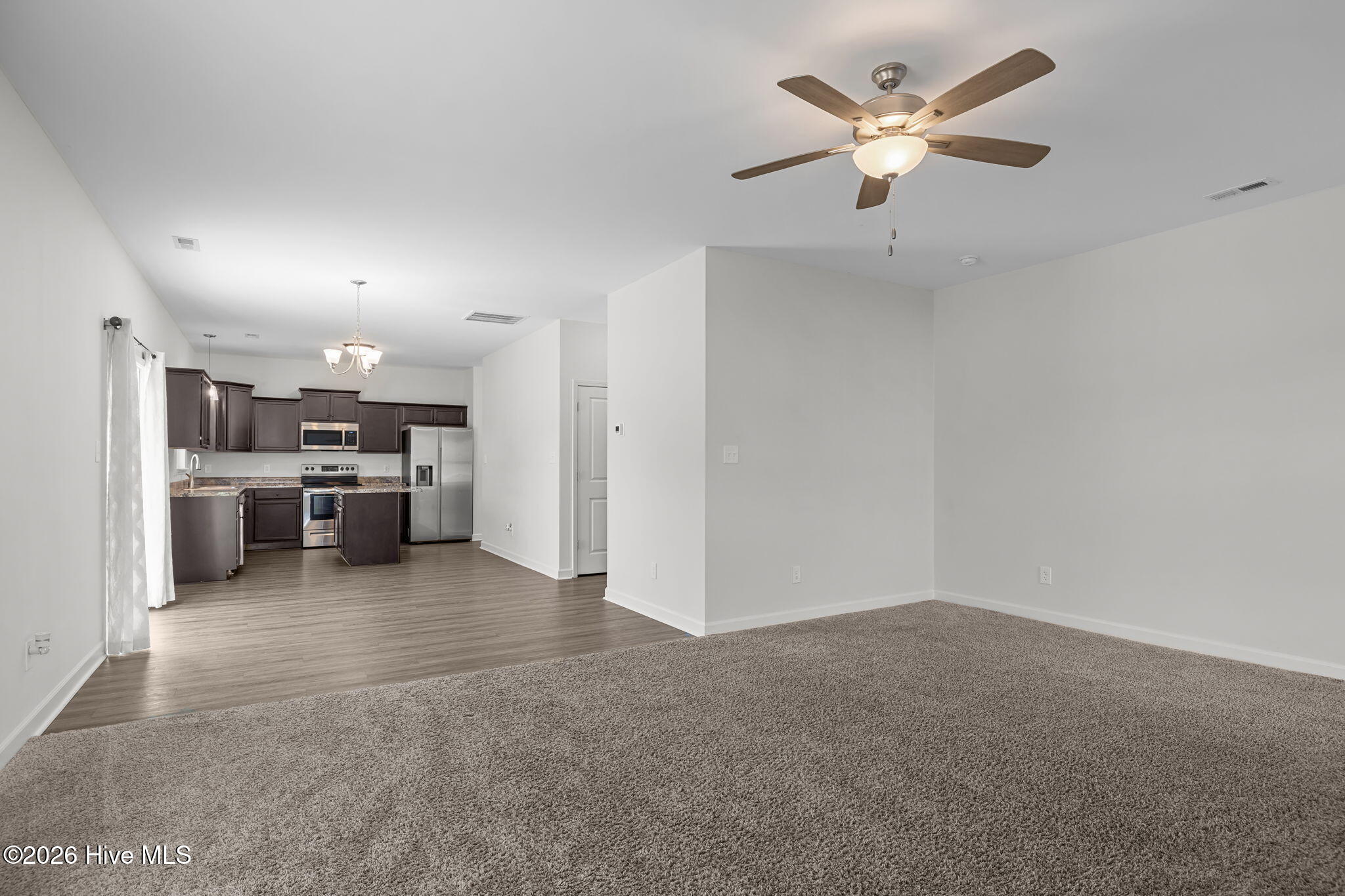 309 Sunrose Drive, Maysville, NC 28555 – photo 8: 7-web-or-mls-1S3A6487