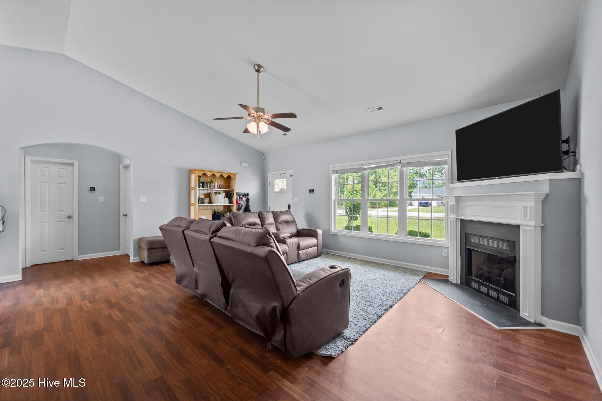 26-web-or-mls-_RAD9234