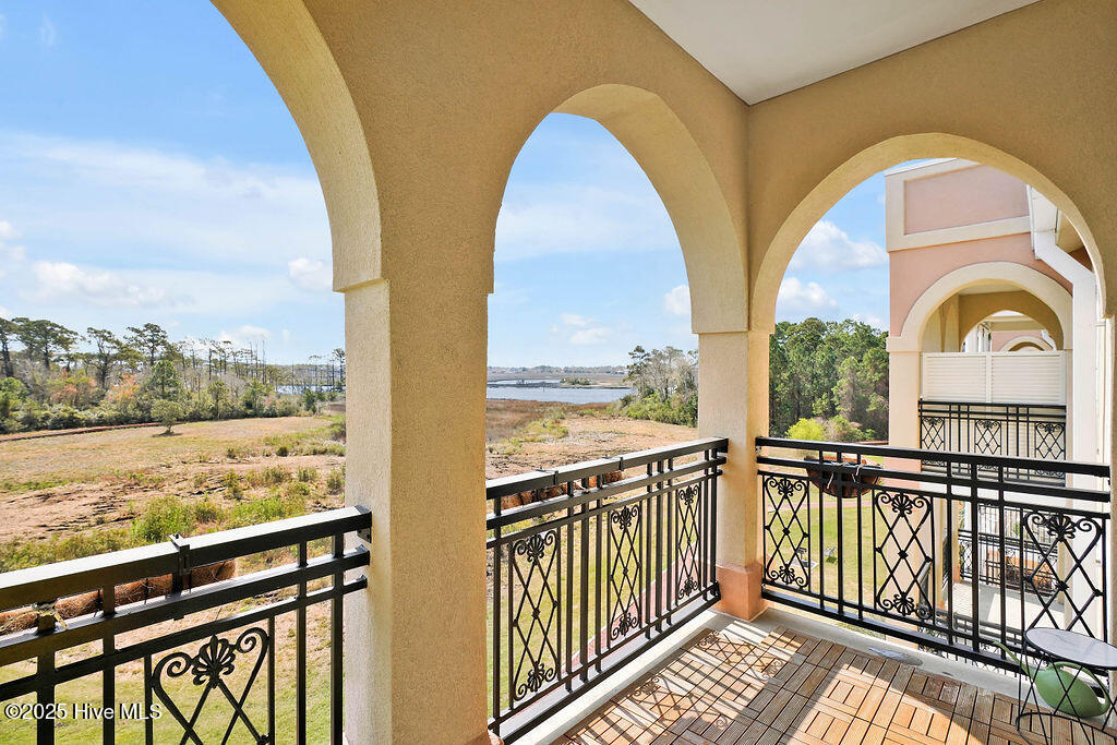 100497917 | Photo 30