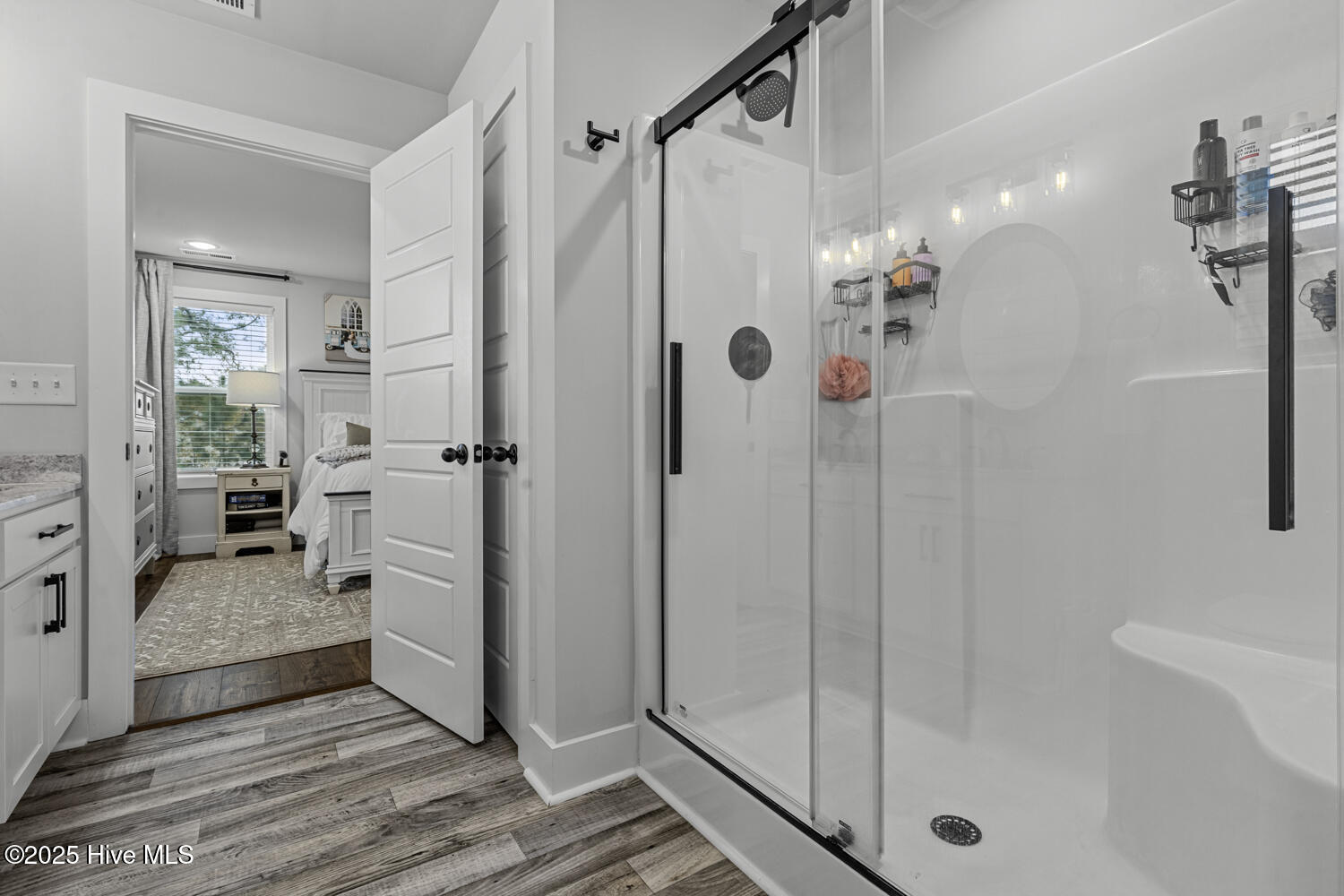 100543242 | Photo 24