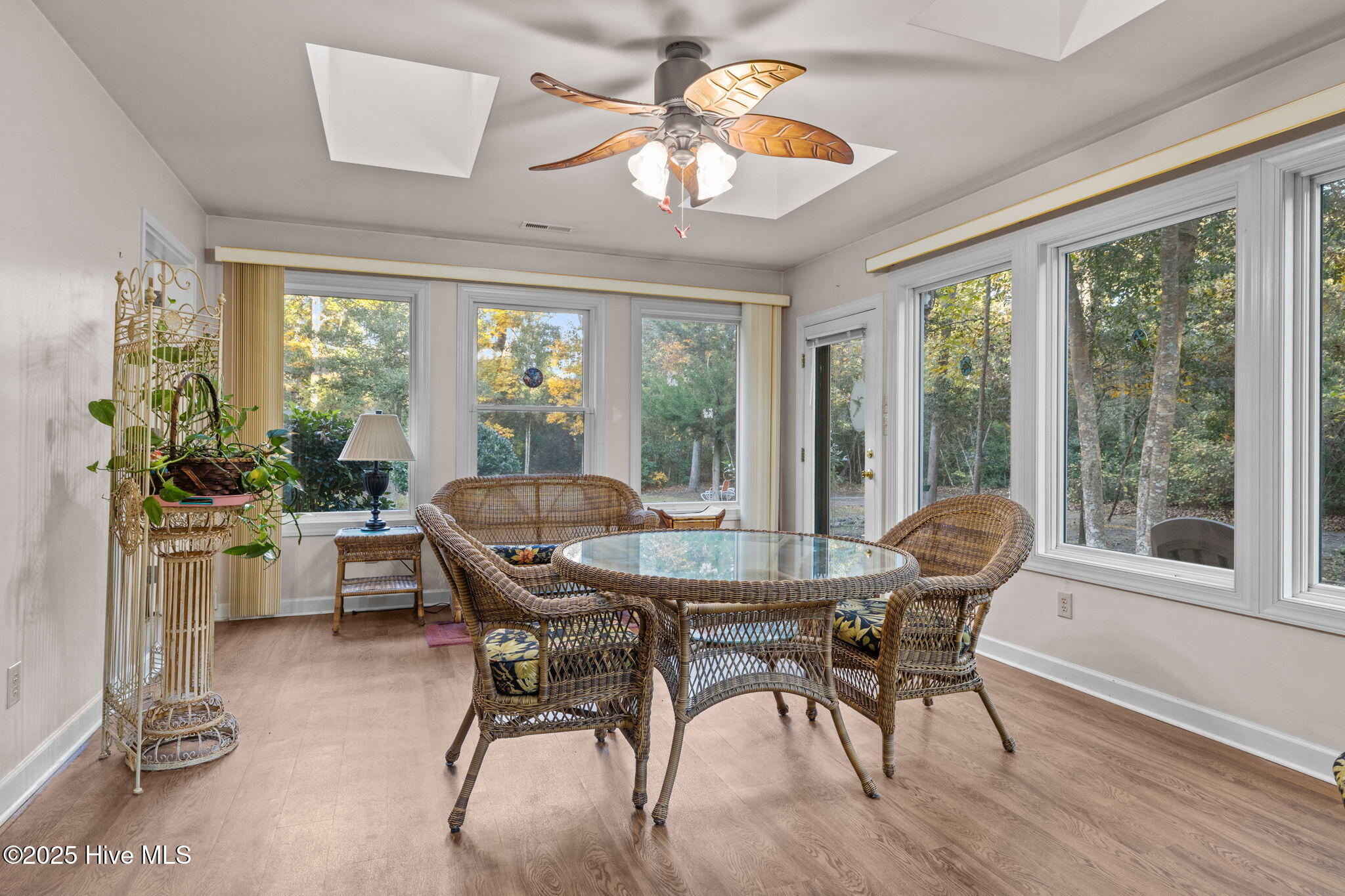 100540758 | Photo 30