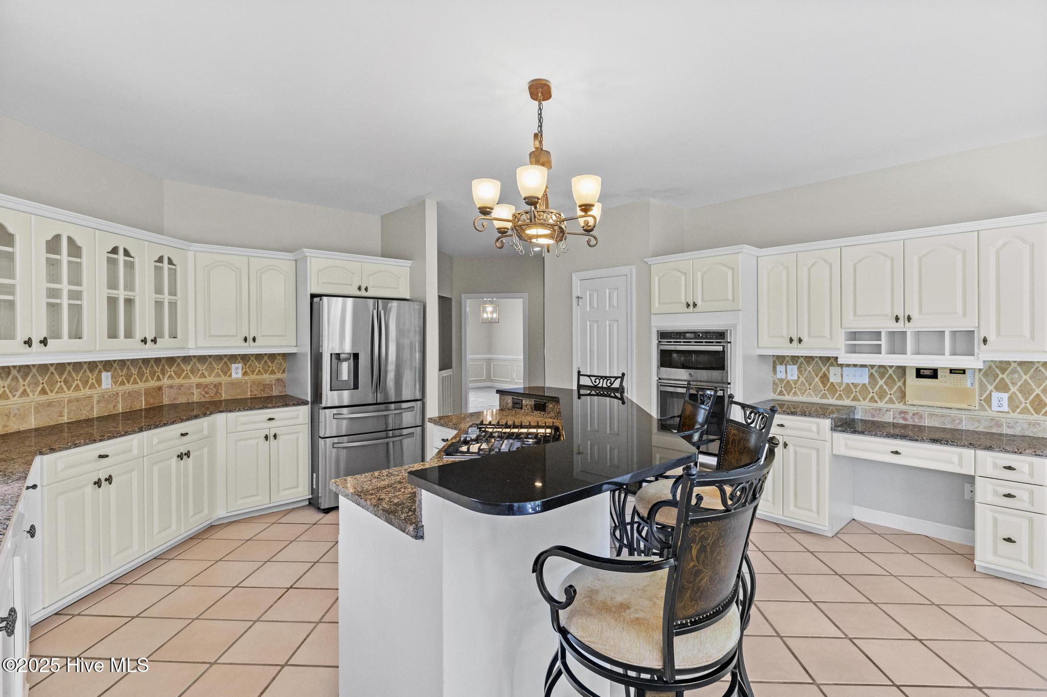 100508292 | Photo 22