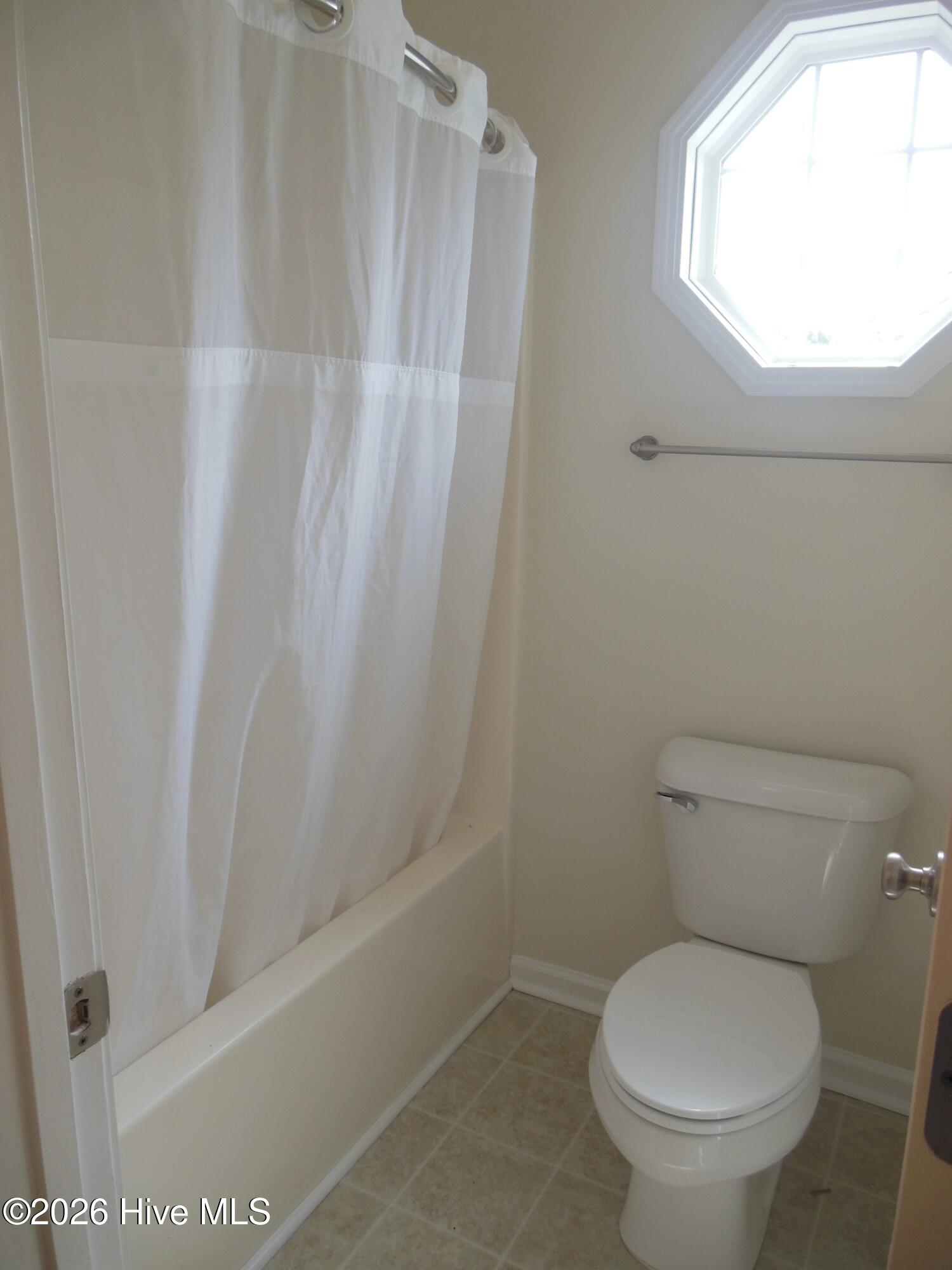 100565167 | Photo 16