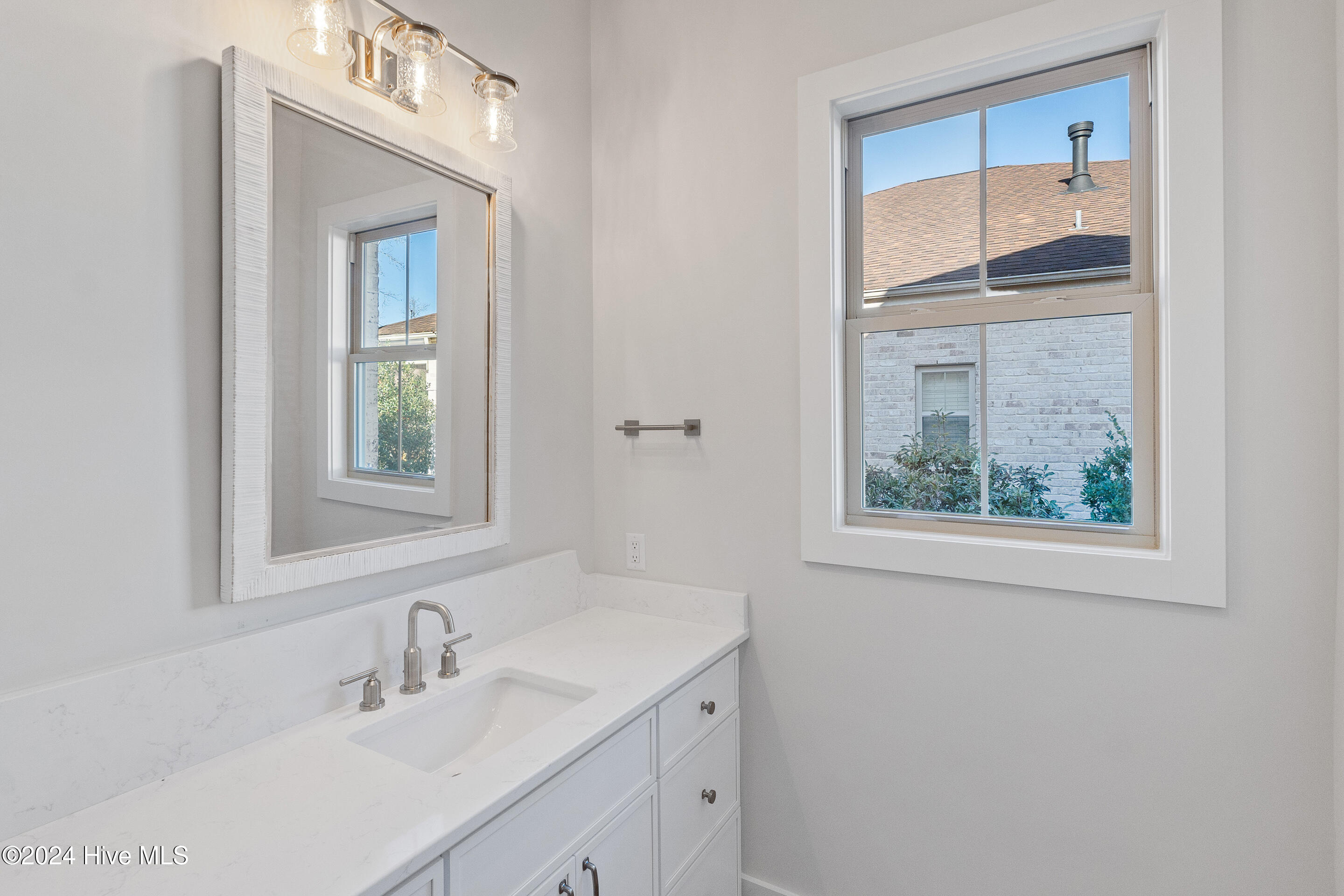 100552091 | Photo 21