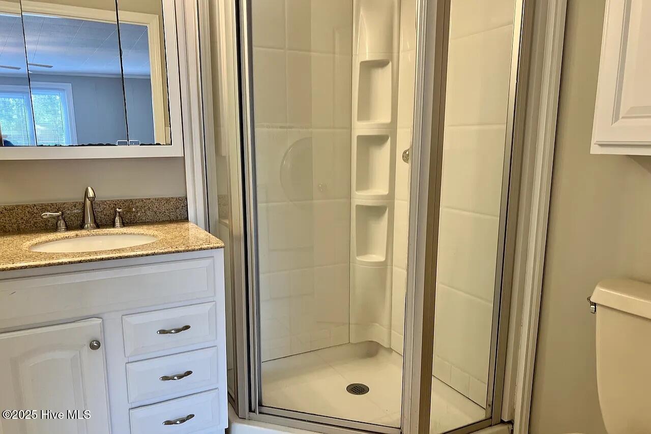 100529687 | Photo 13