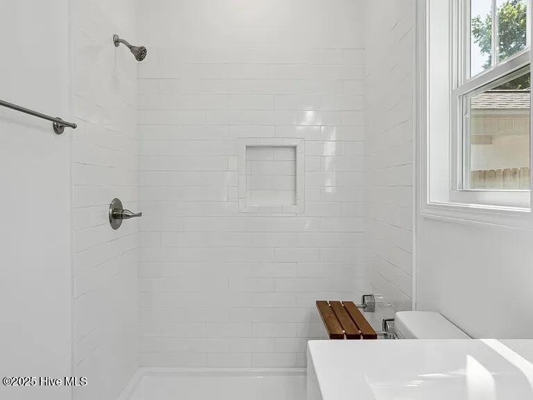 100534063 | Photo 23