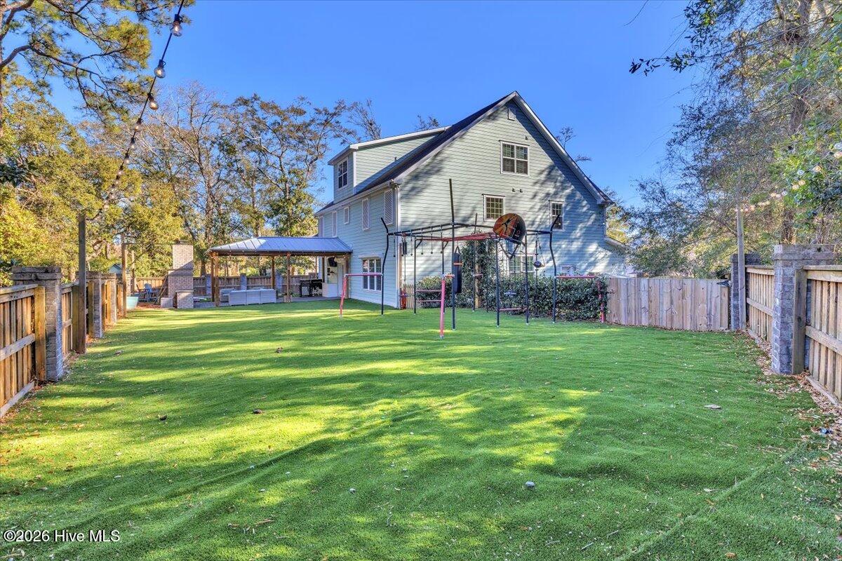 100551826 | Photo 64