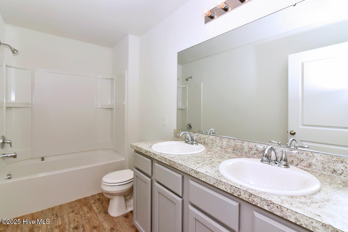 100556362 | Photo 18