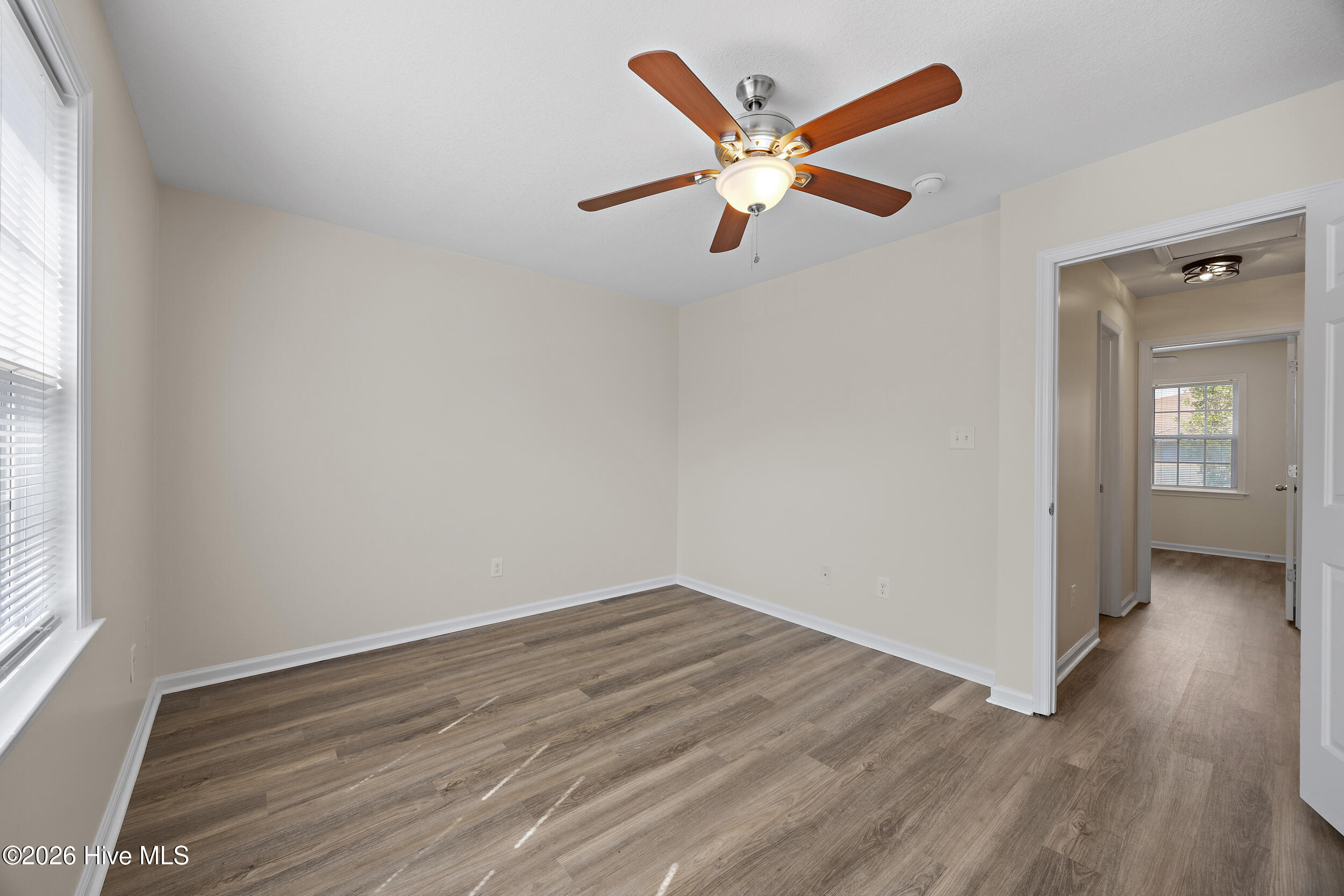 100552450 | Photo 22