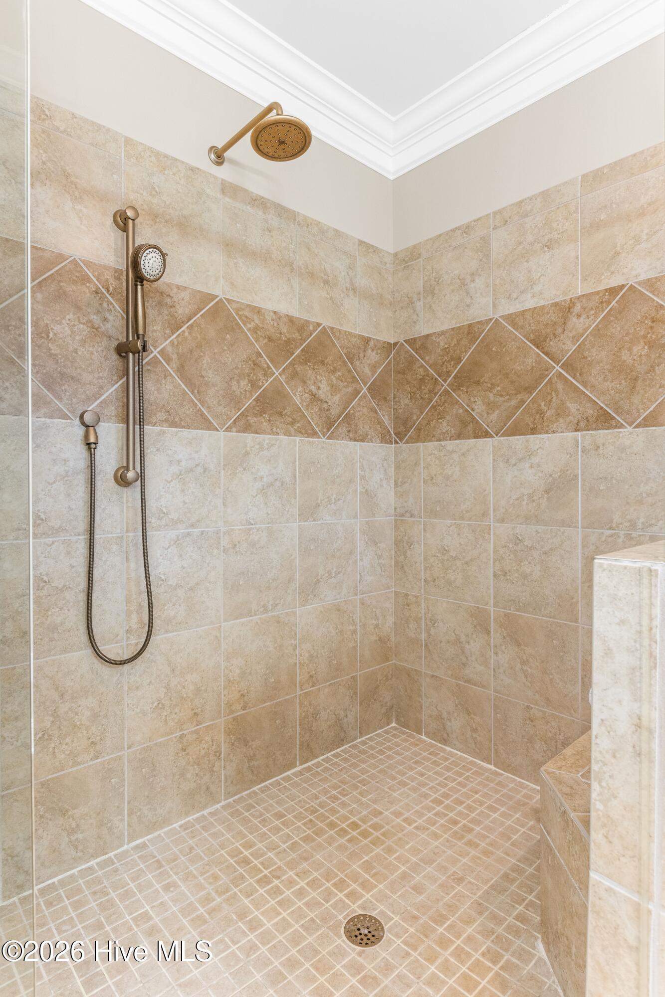 100560596 | Photo 30