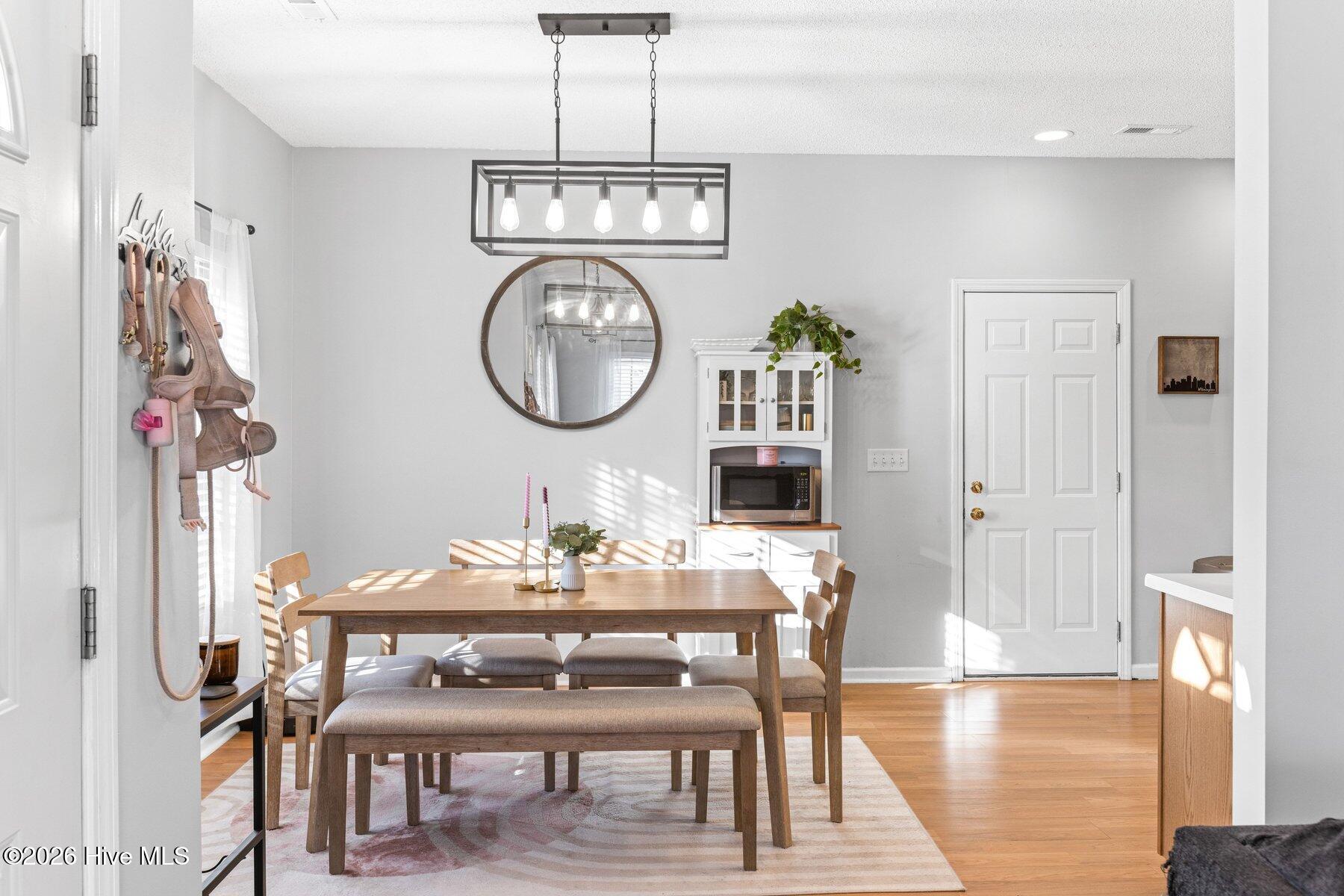 100548384 | Photo 11