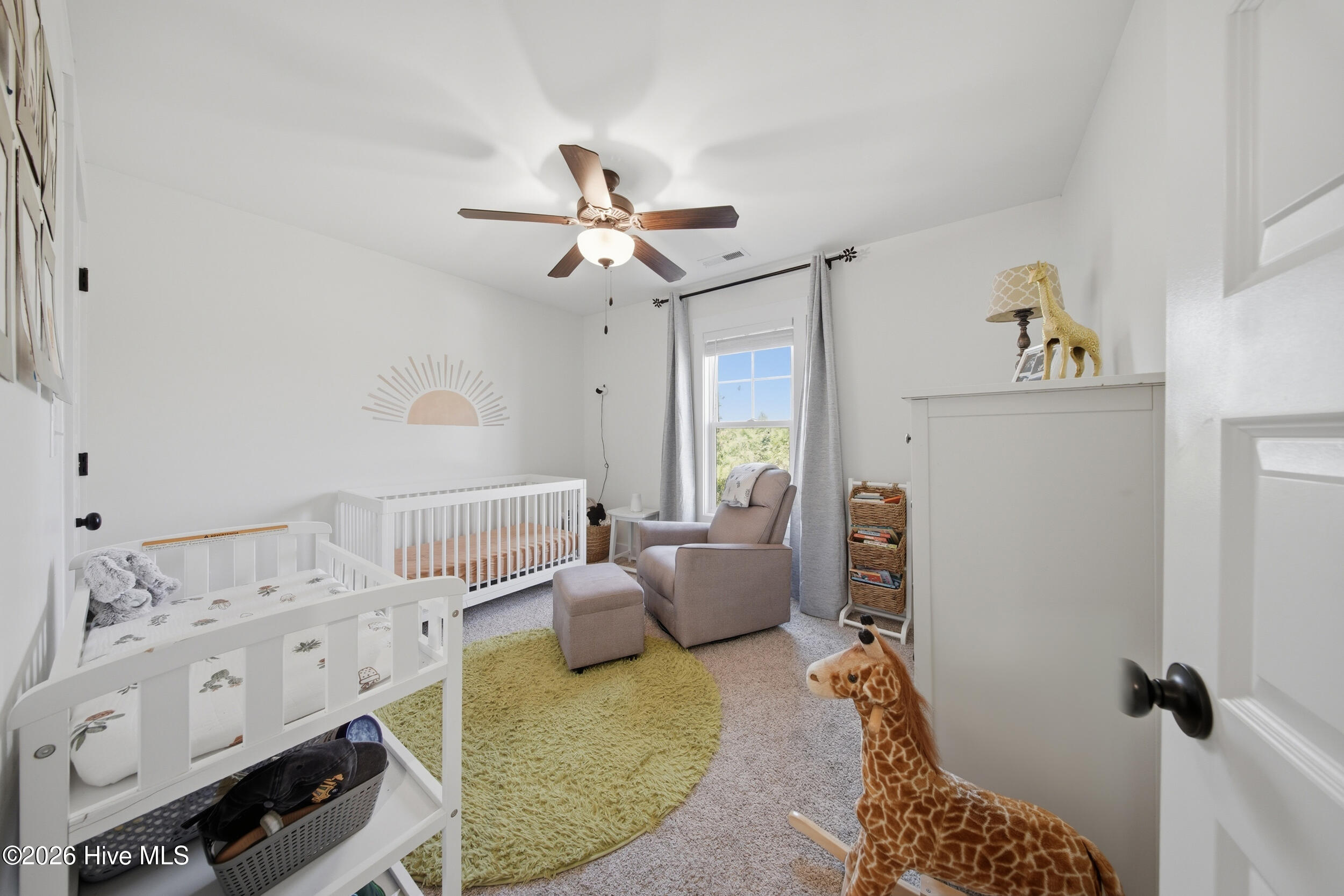 100562917 | Photo 40