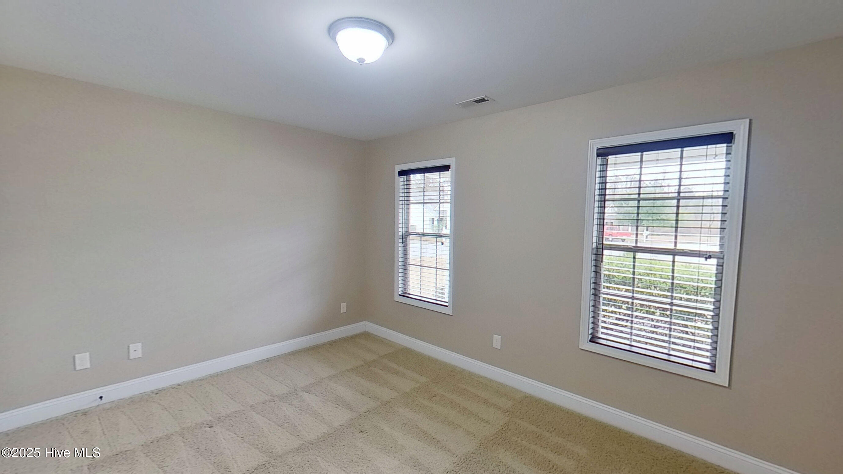 100543740 | Photo 16