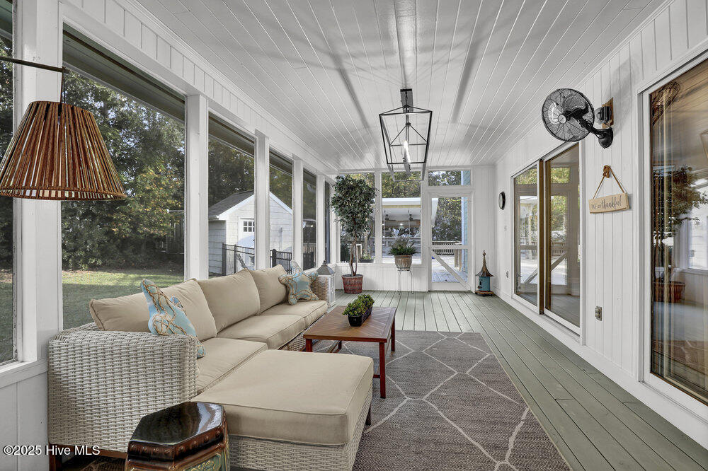 100542503 | Photo 20