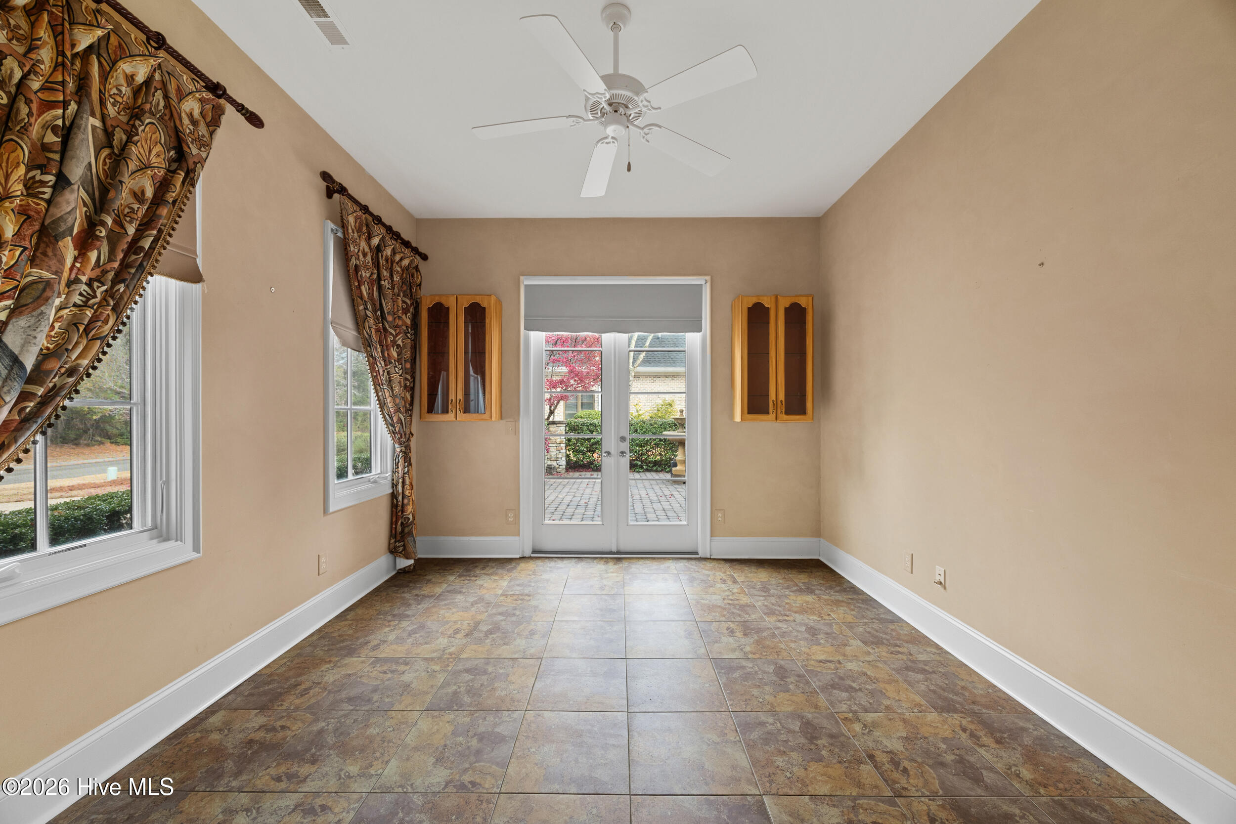 100547162 | Photo 41