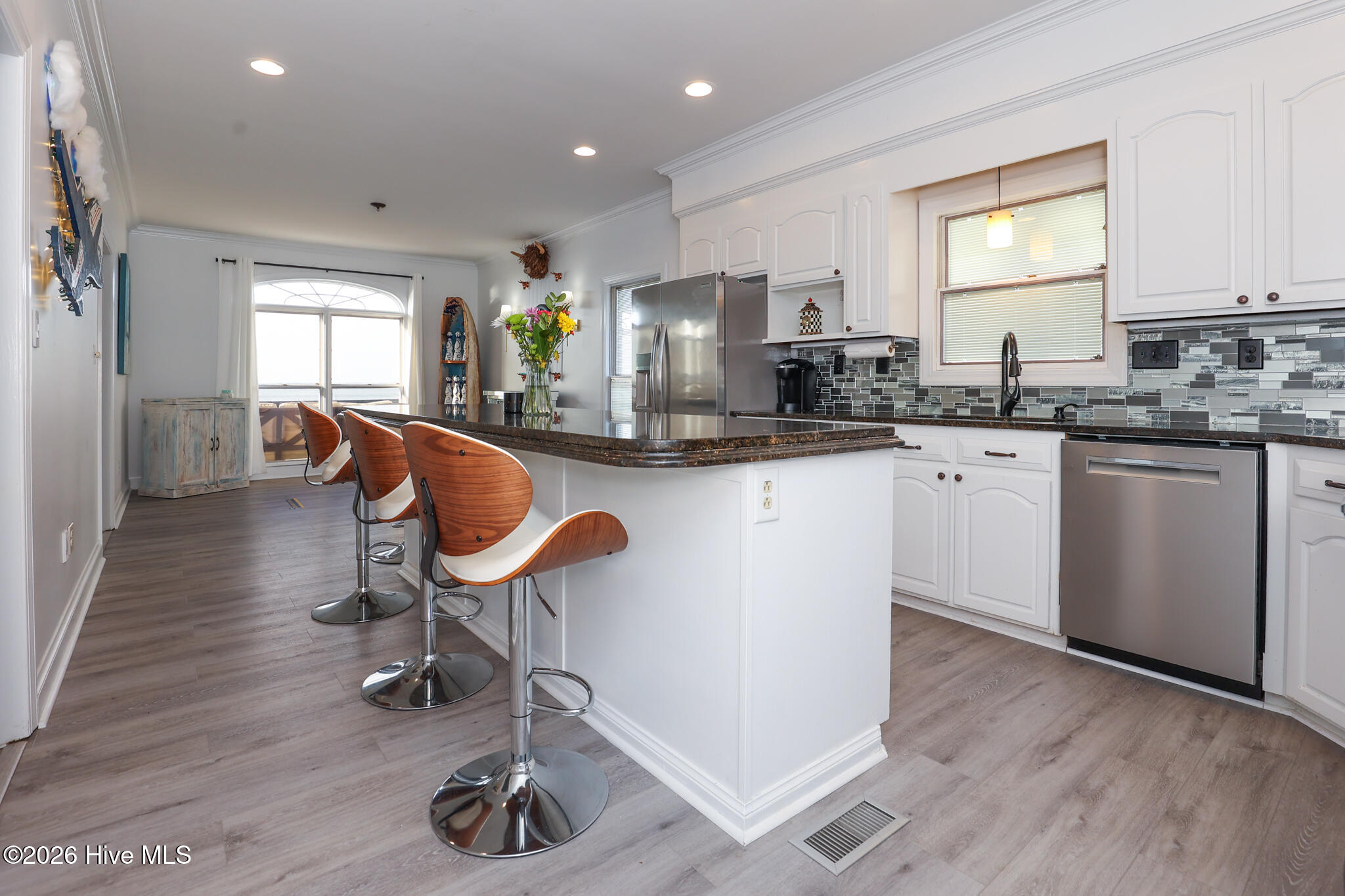 100556044 | Photo 22