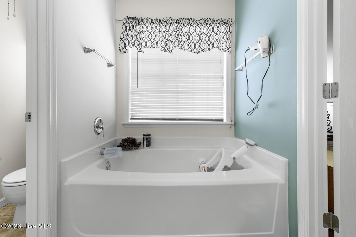 100548901 | Photo 17