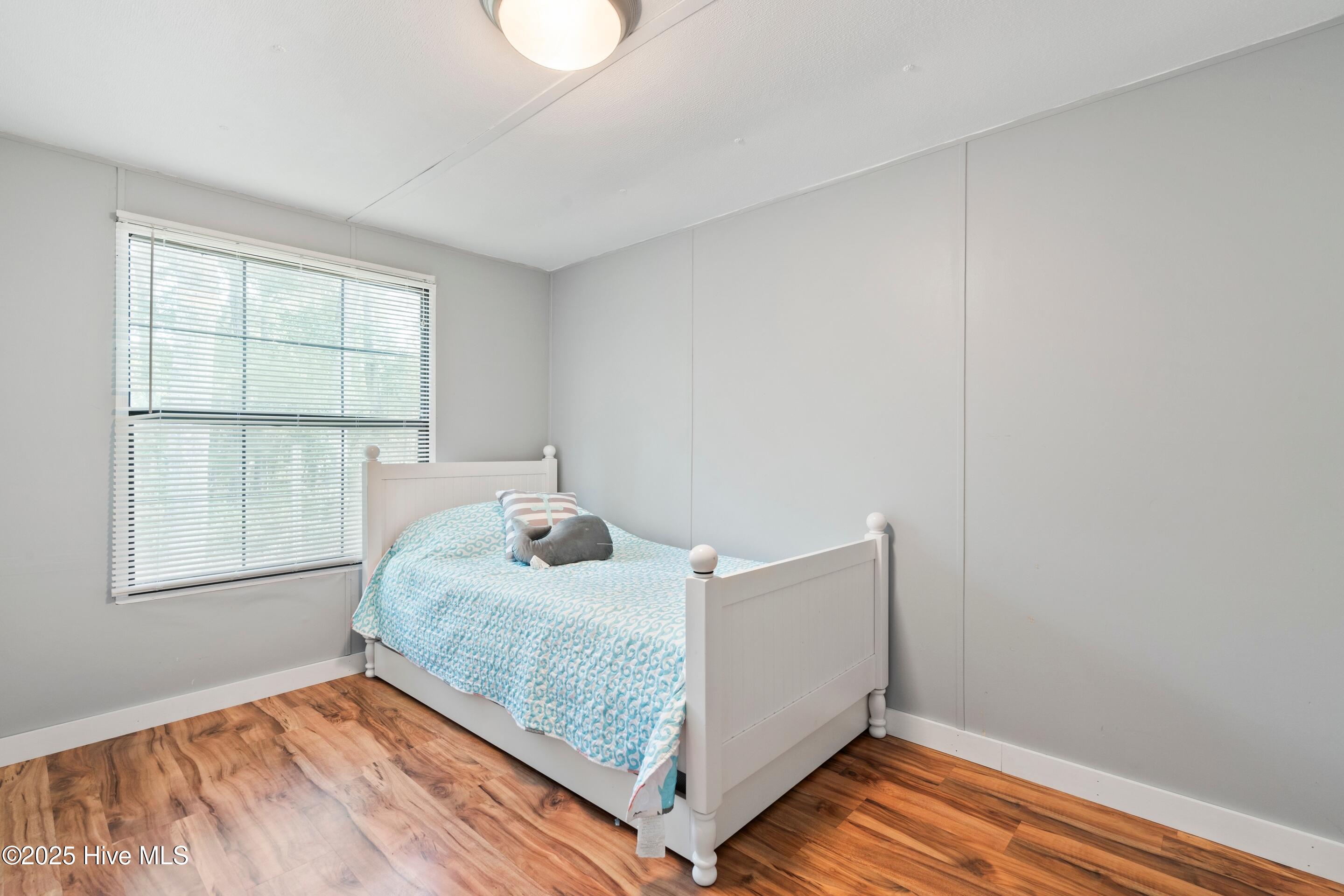 100519886 | Photo 17