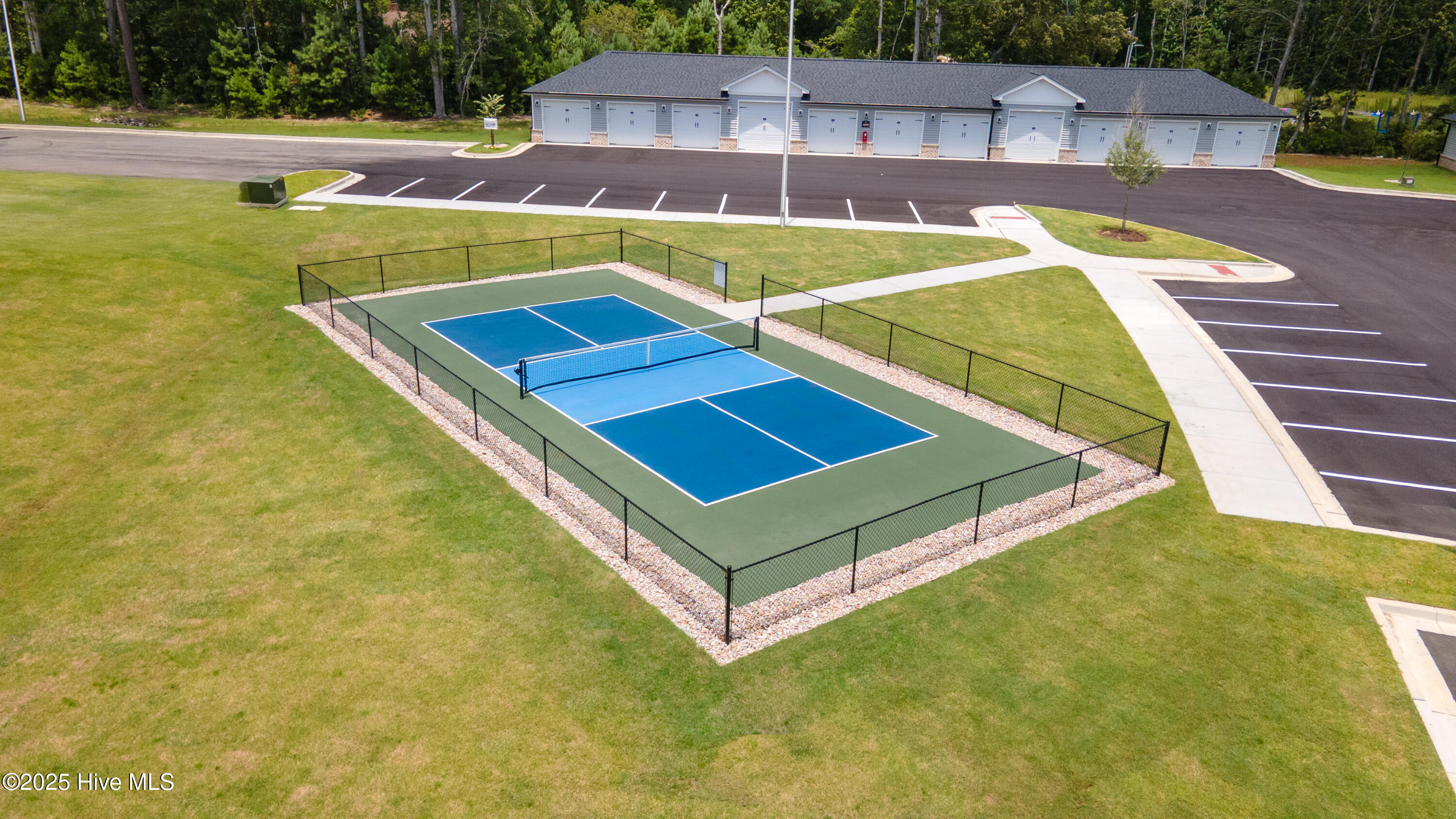 100539900 | Photo 32