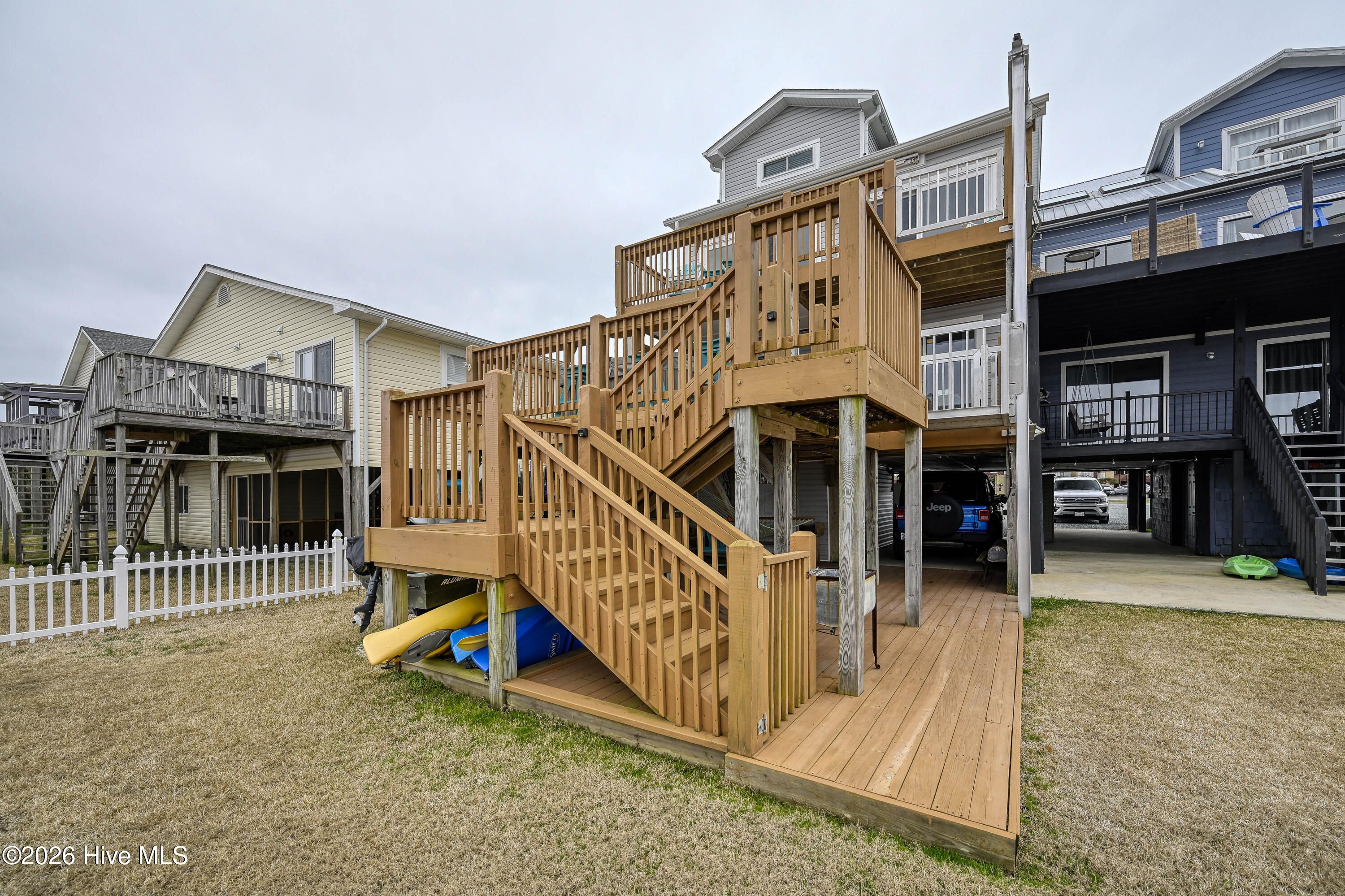 100558069 | Photo 61