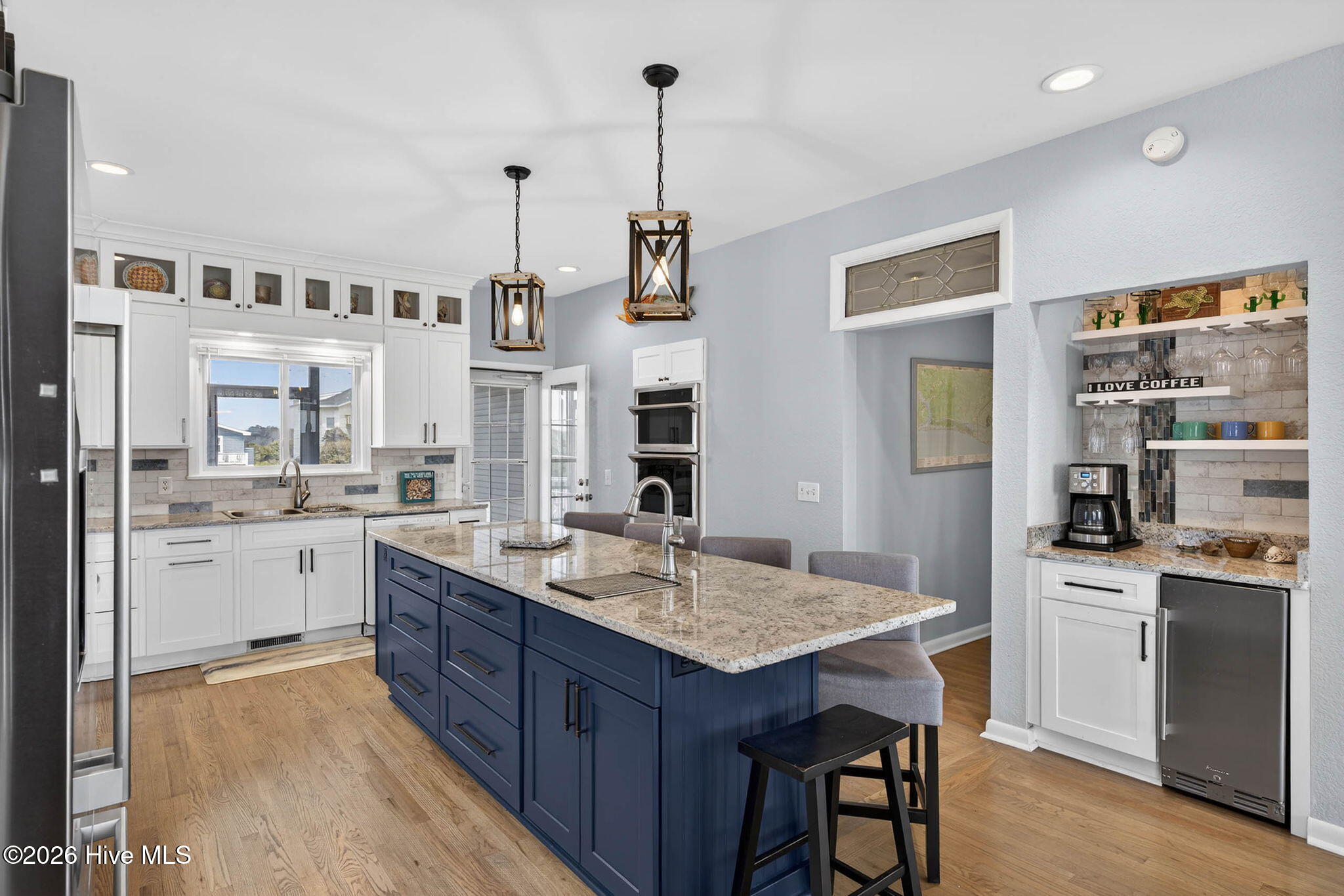 100562885 | Photo 13