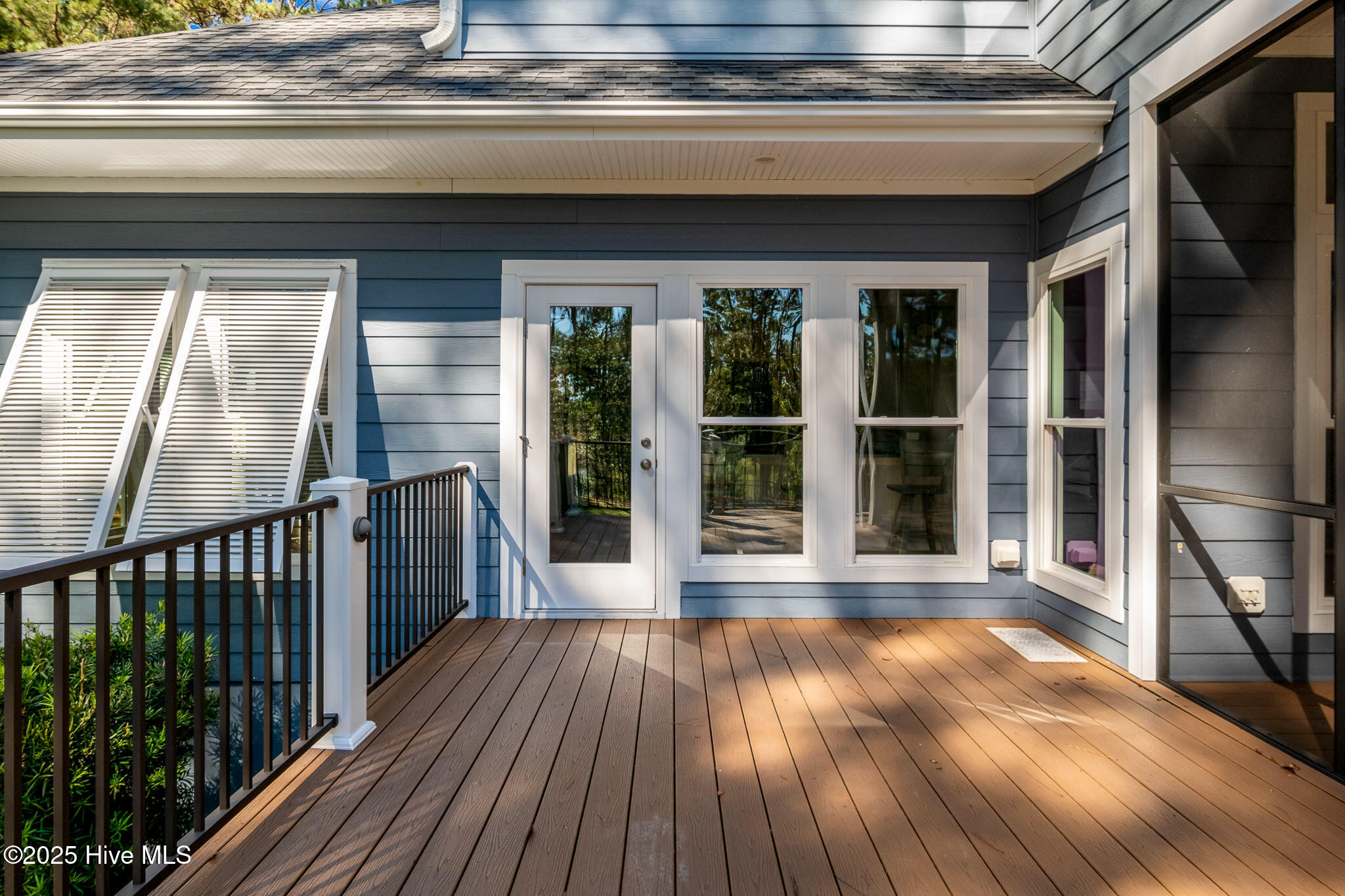 100540412 | Photo 57