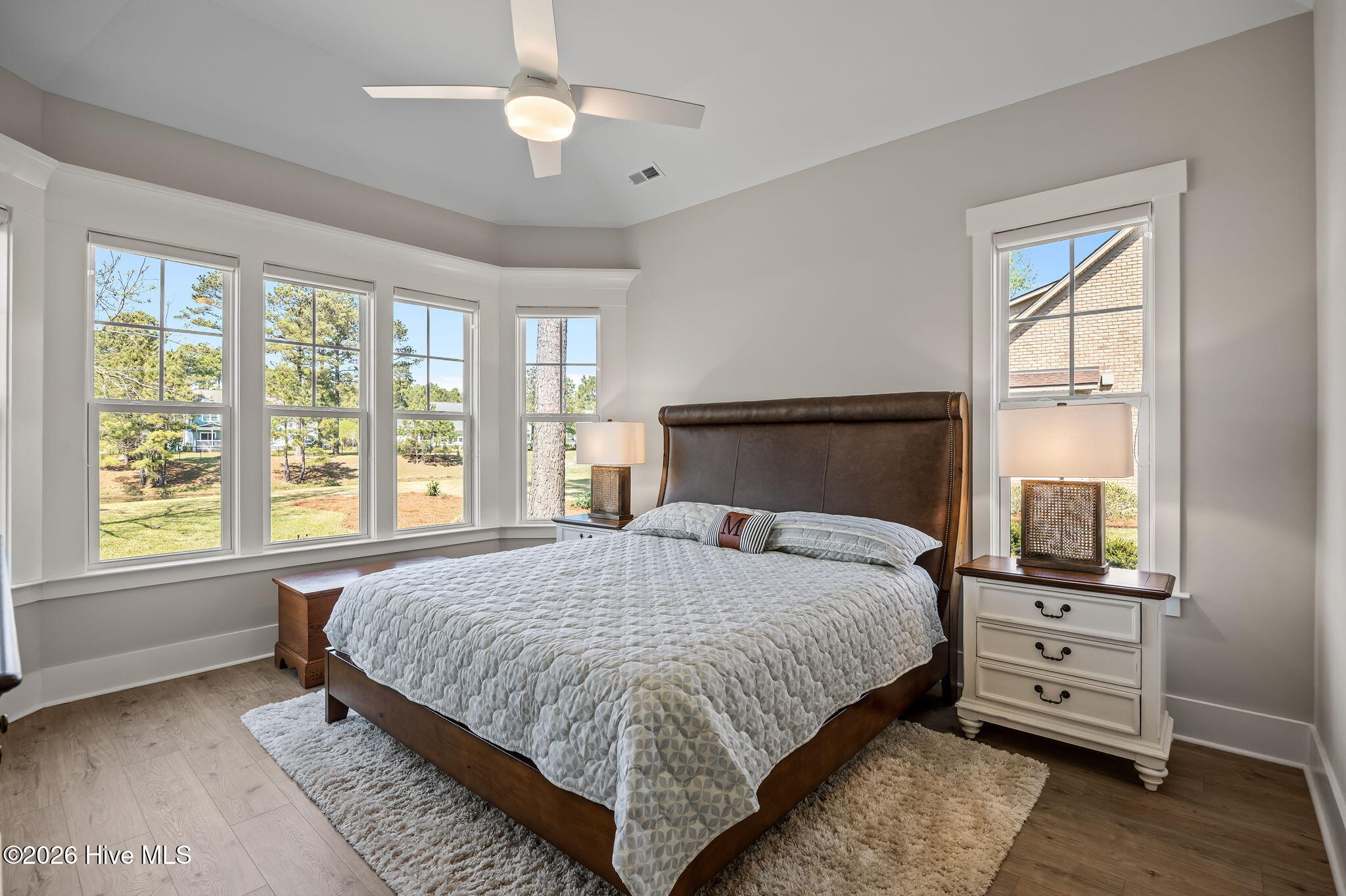 100563731 | Photo 31