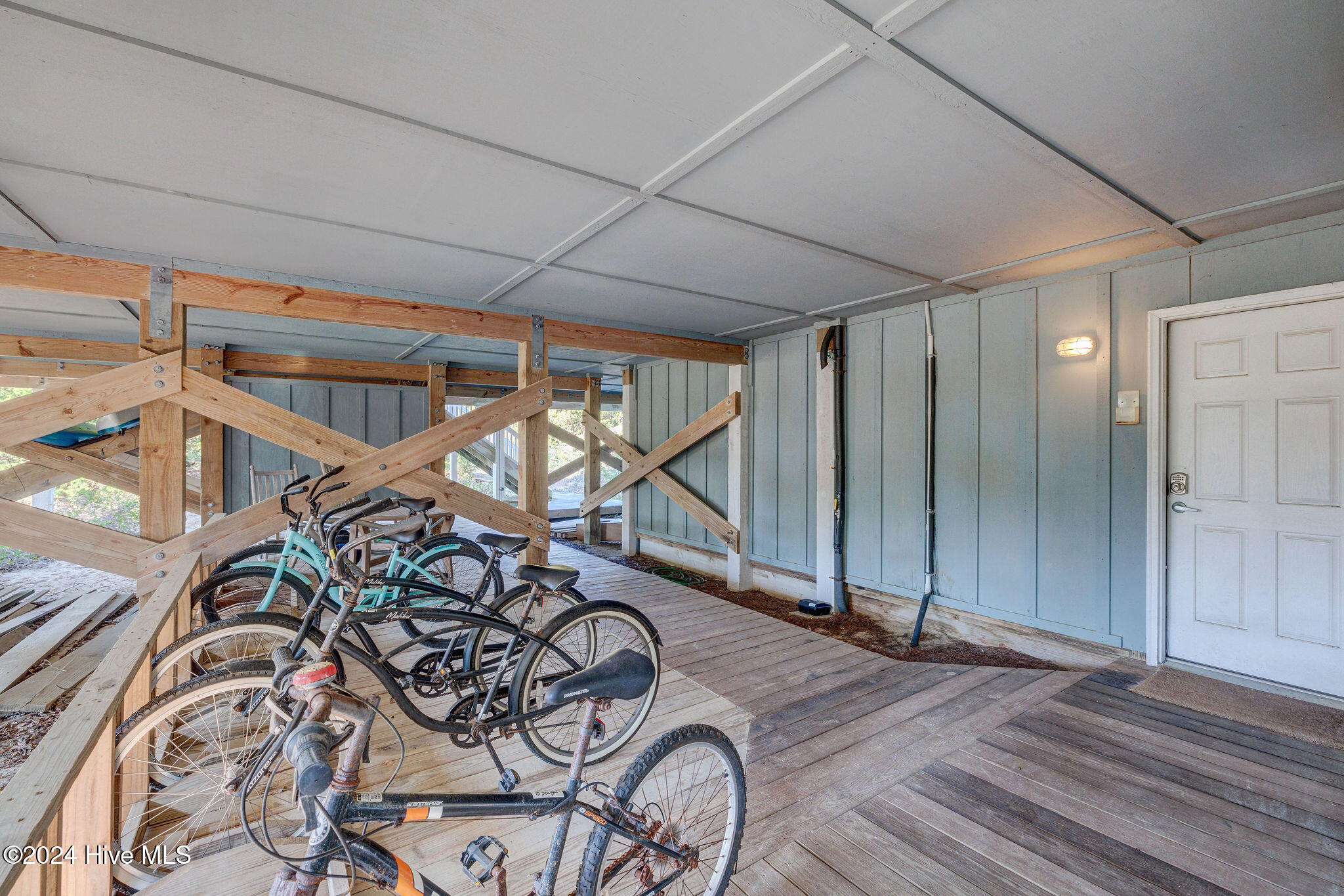 100526759 | Photo 58