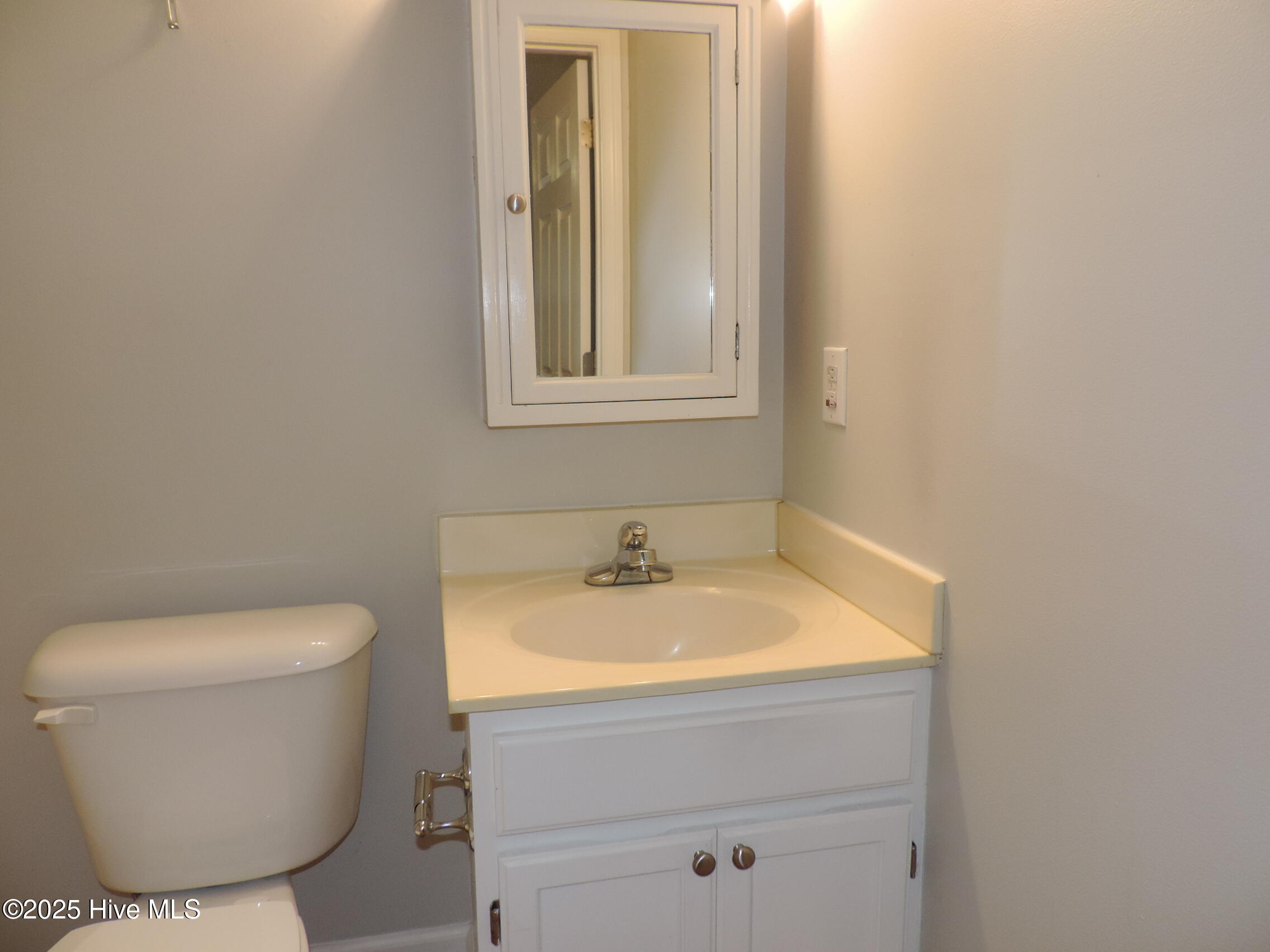 5801 County Line Road,New Bern