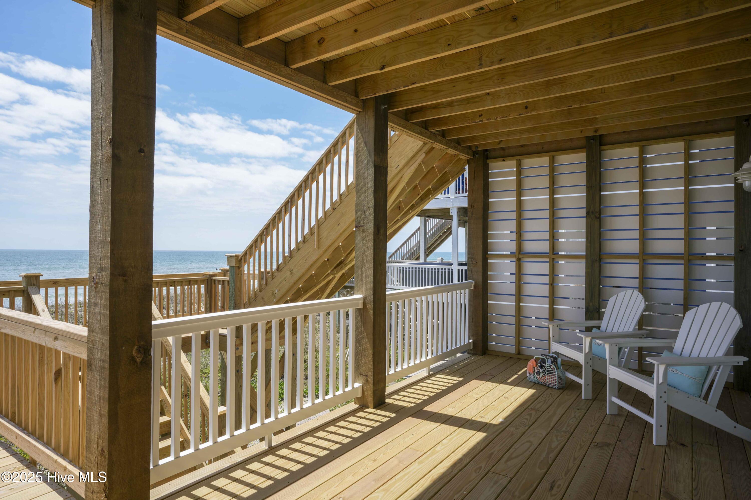 100522890 | Photo 18