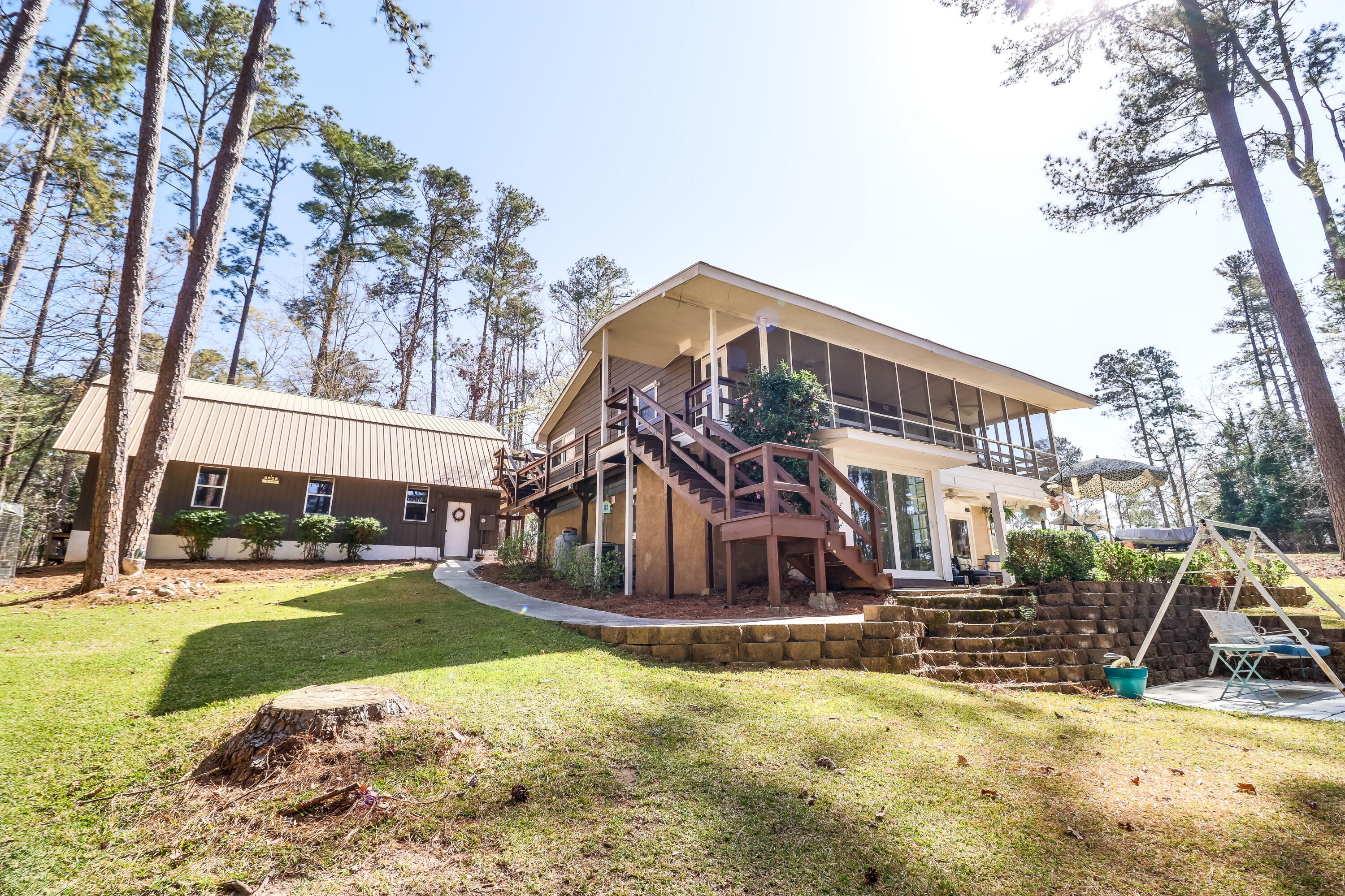 1061 Delaware Dr-47