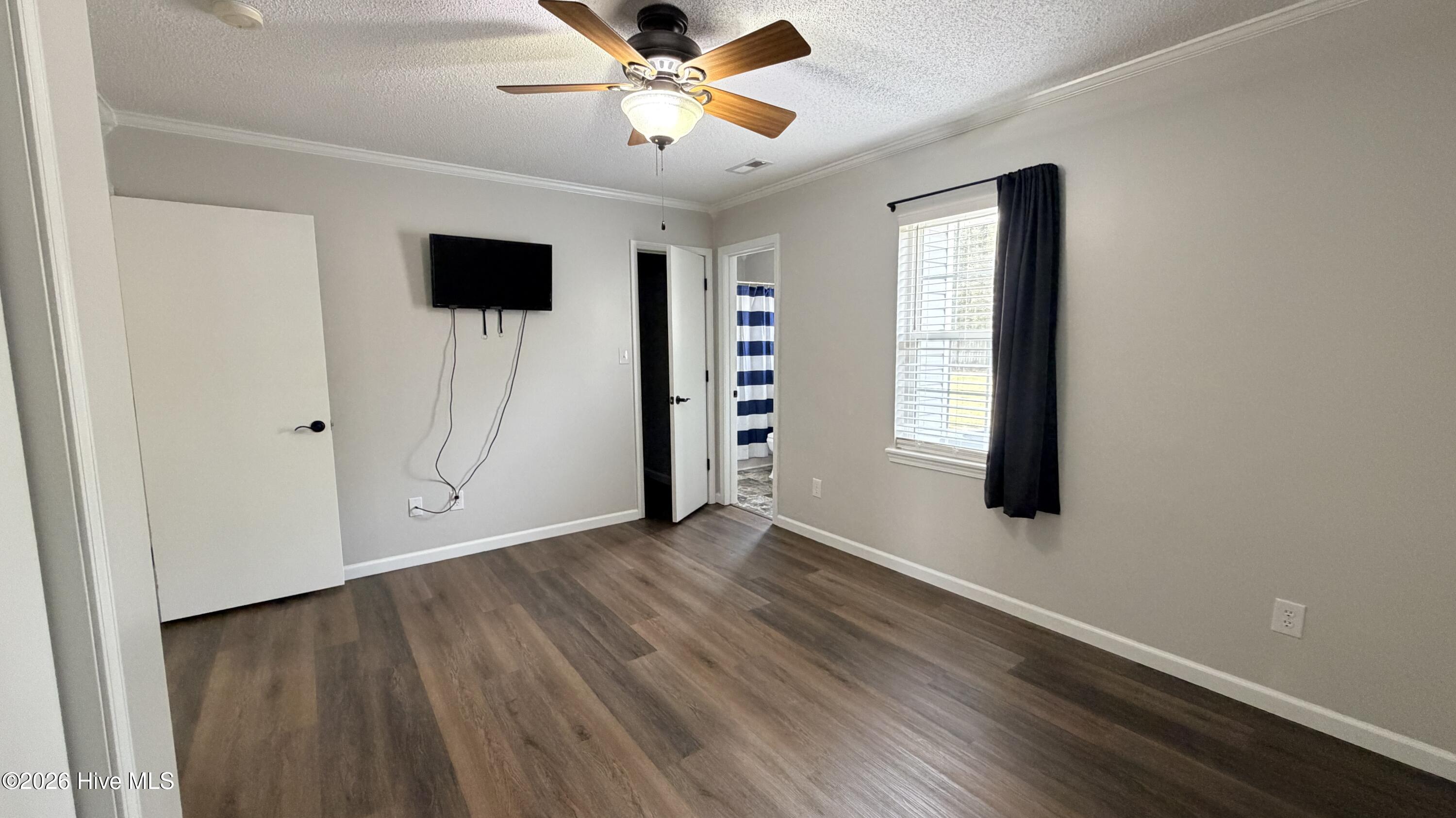 100557684 | Photo 18