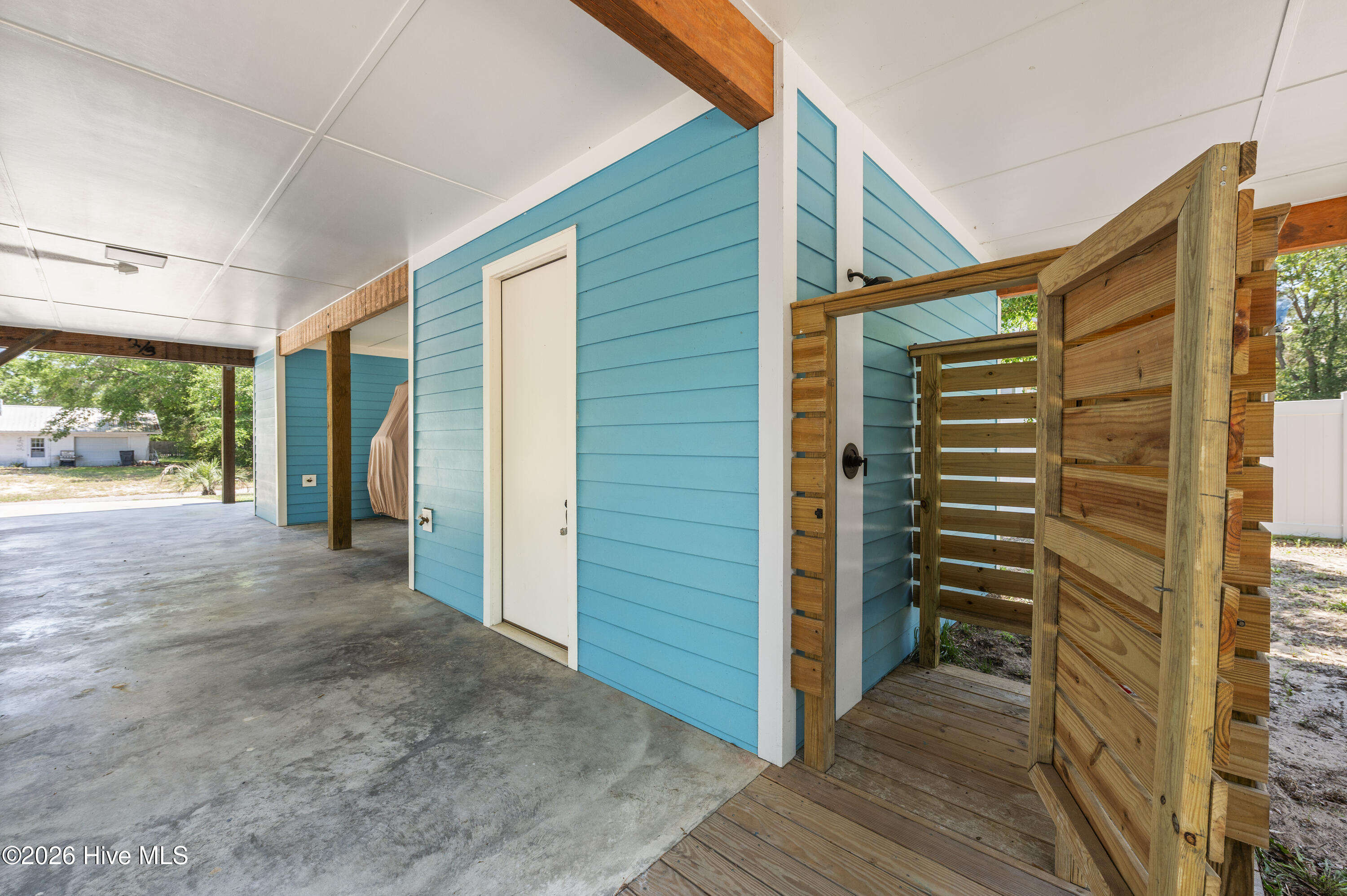 100558467 | Photo 20