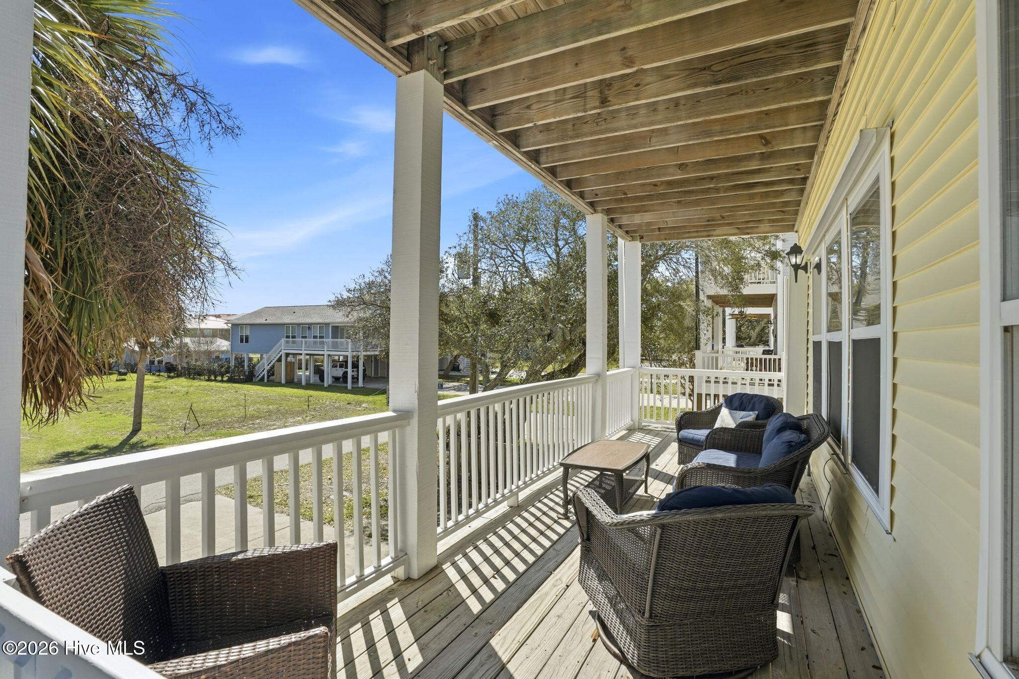 100561242 | Photo 51