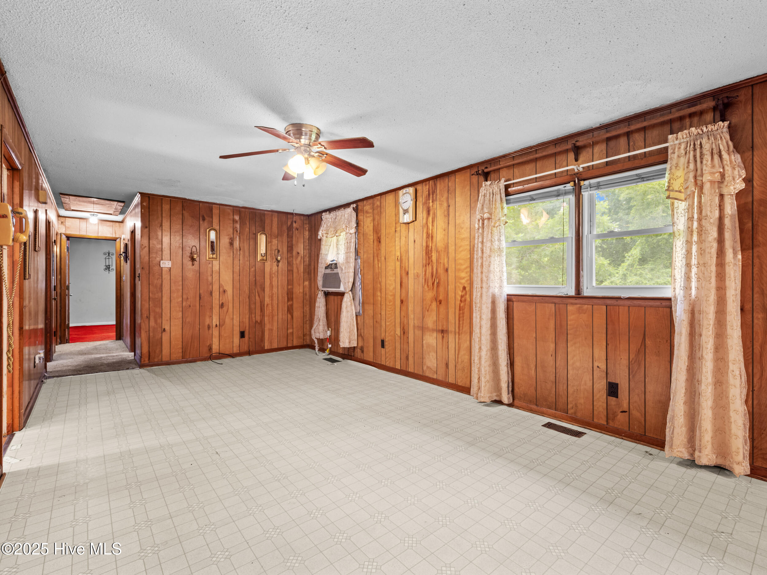 100524273 | Photo 14